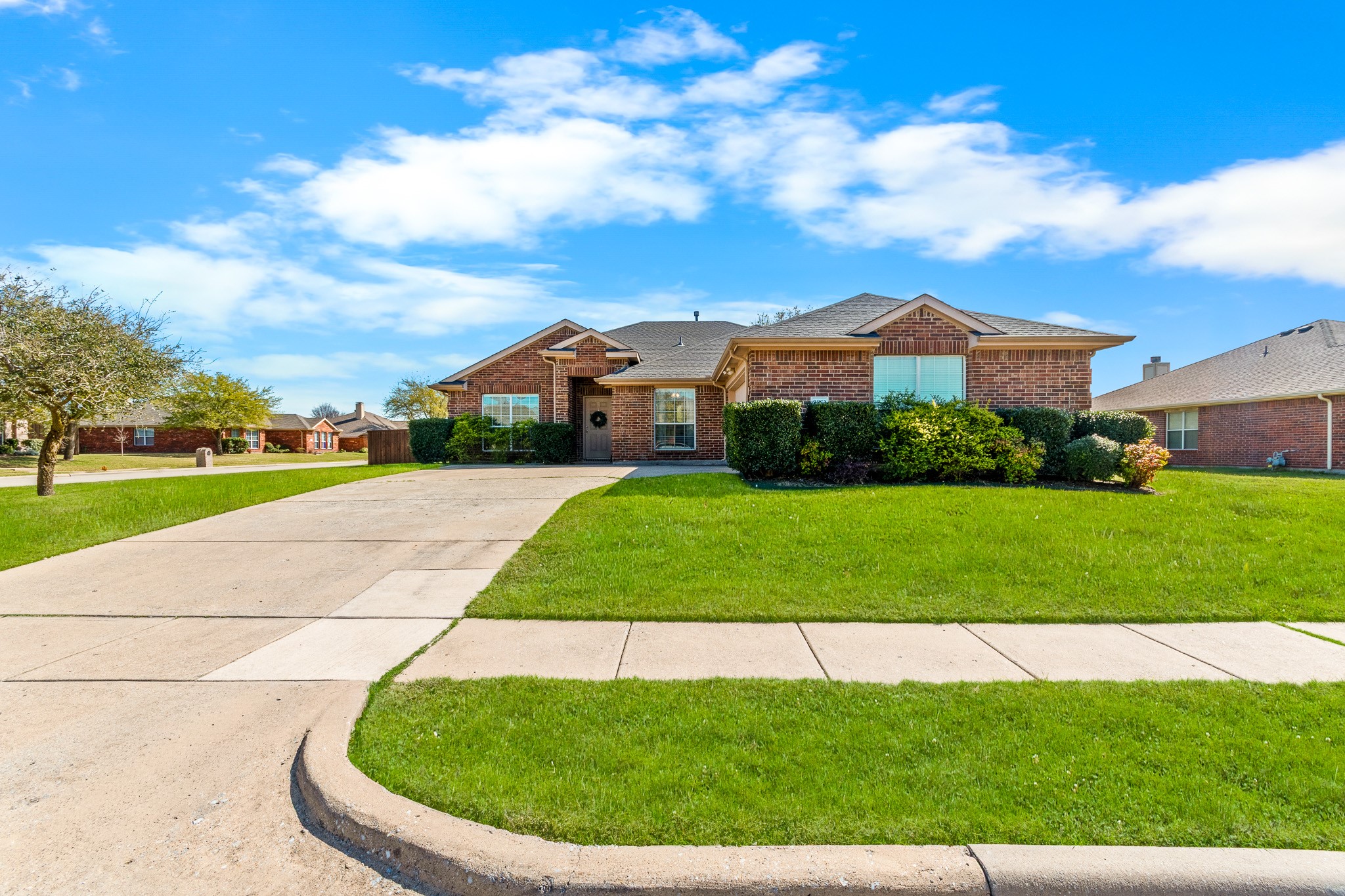 Property photo 01 of 2861 Avery, Rockwall, TX 75032 | MLS #21210592