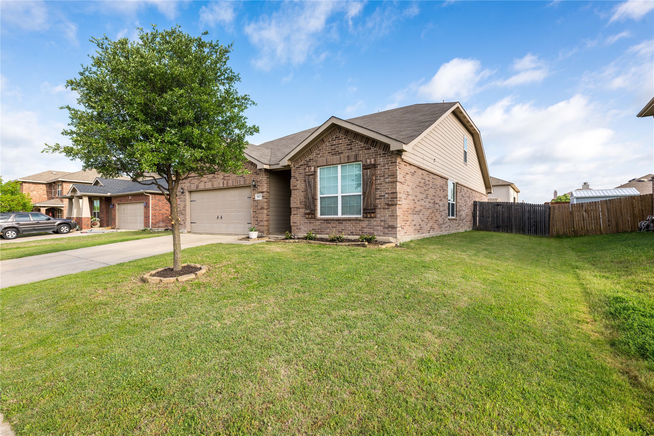 Property photo 01 of 1627 Kawati Way, Krum, TX 76249 | MLS #21210625