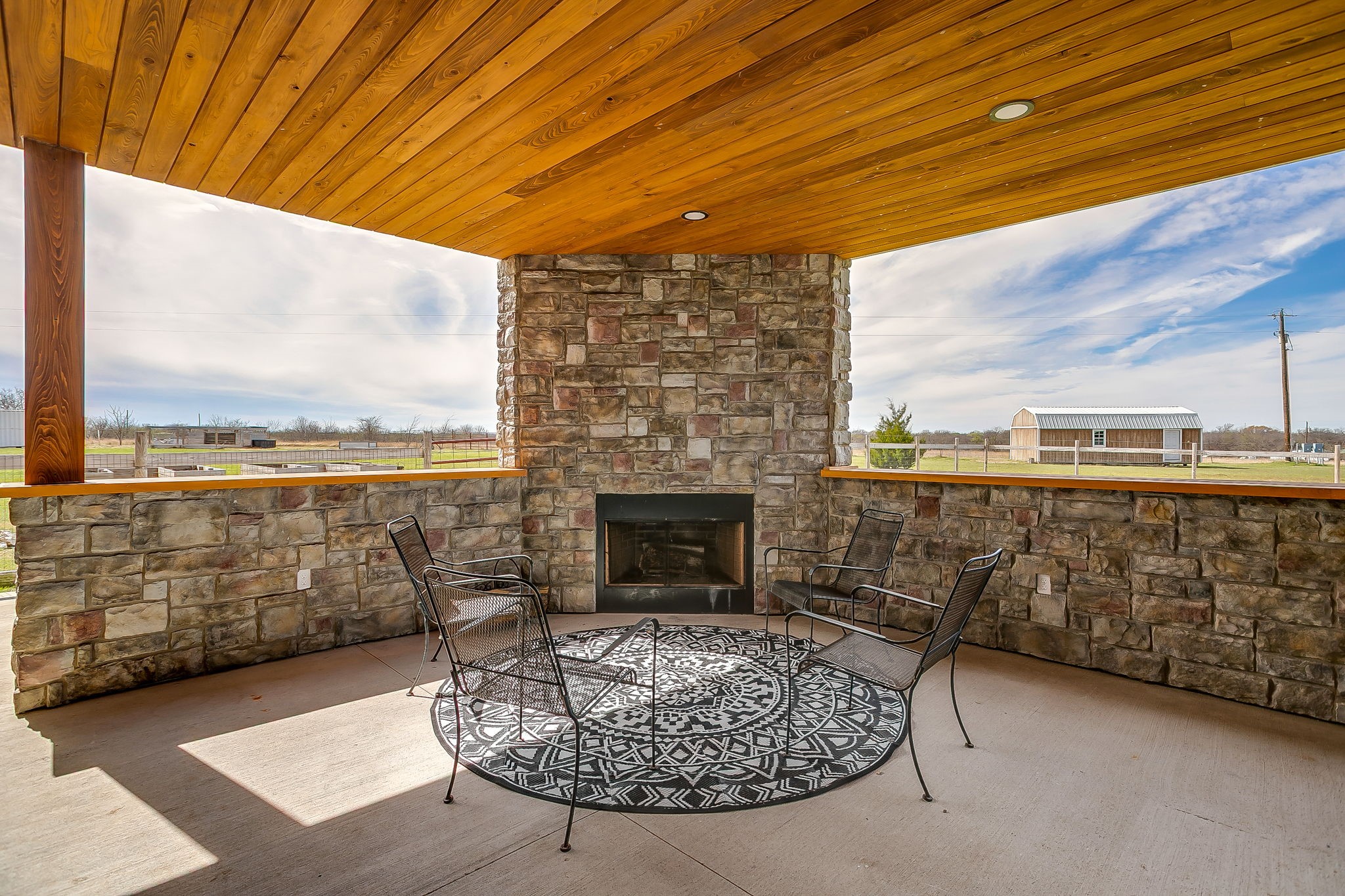 19611 N County Line Road, Ponder, TX, 76259