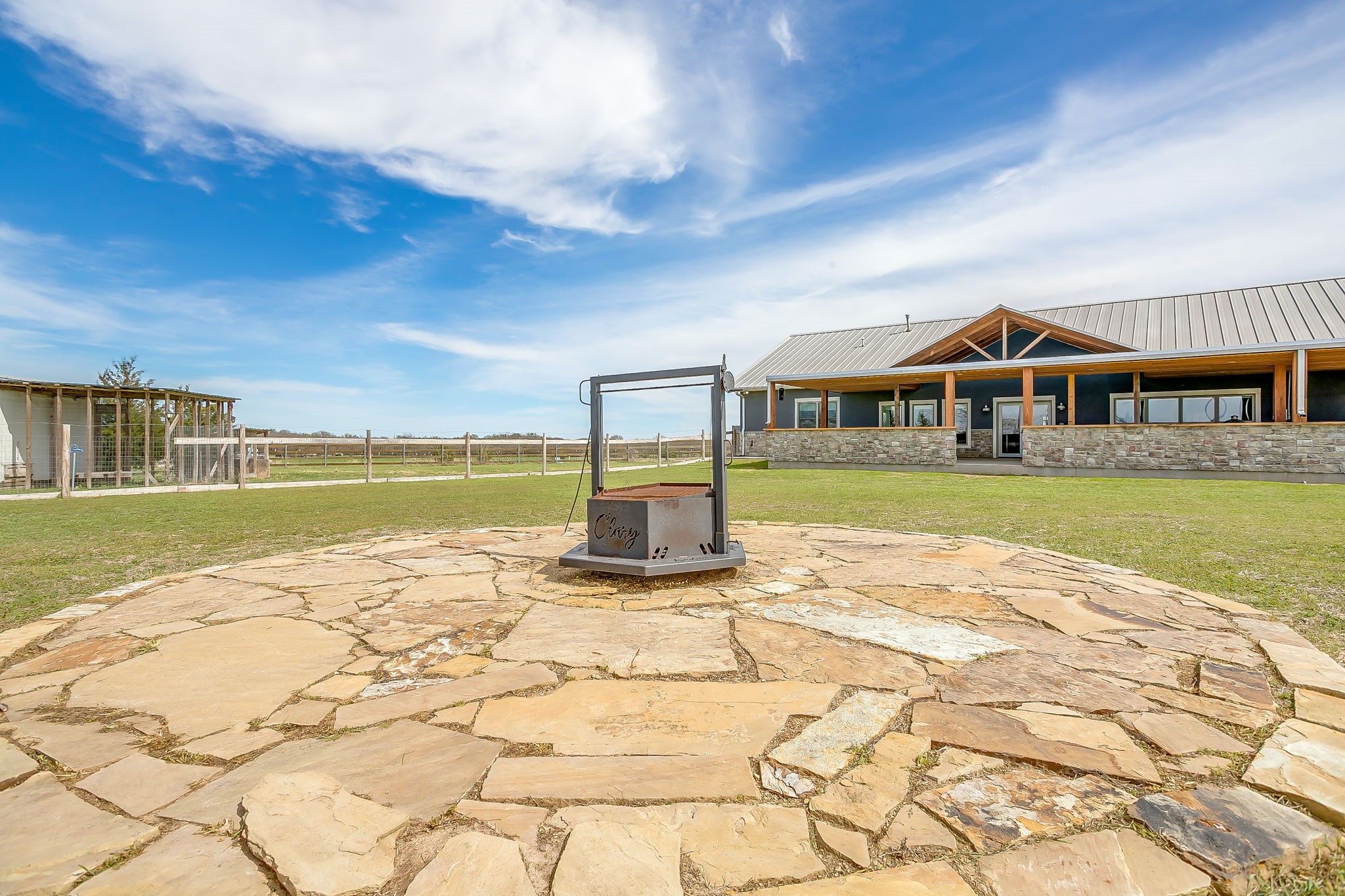 19611 N County Line Road, Ponder, TX, 76259