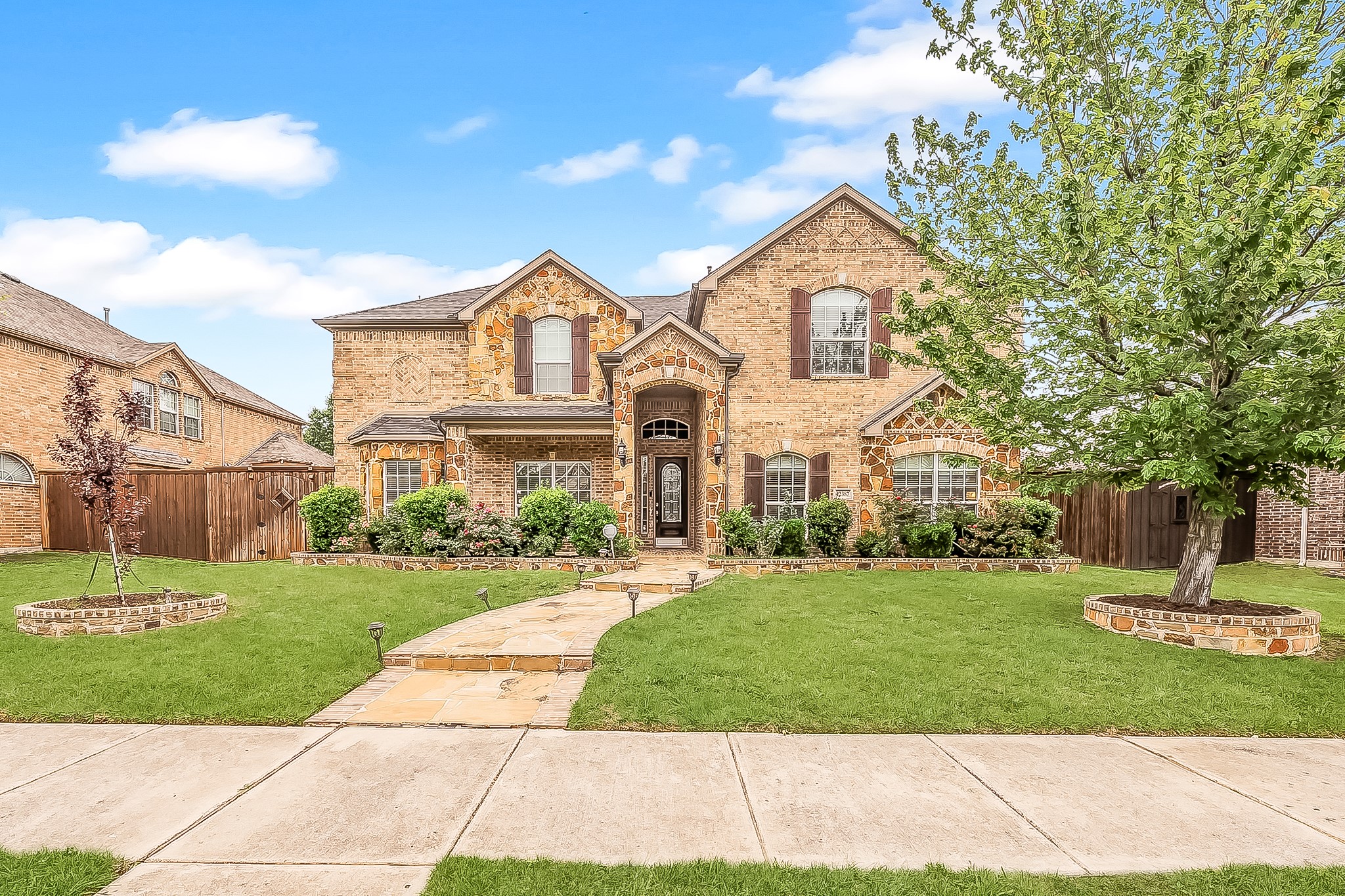 Property photo 02 of 12387 Mill Run Drive, Frisco, TX 75035 | MLS #21211934