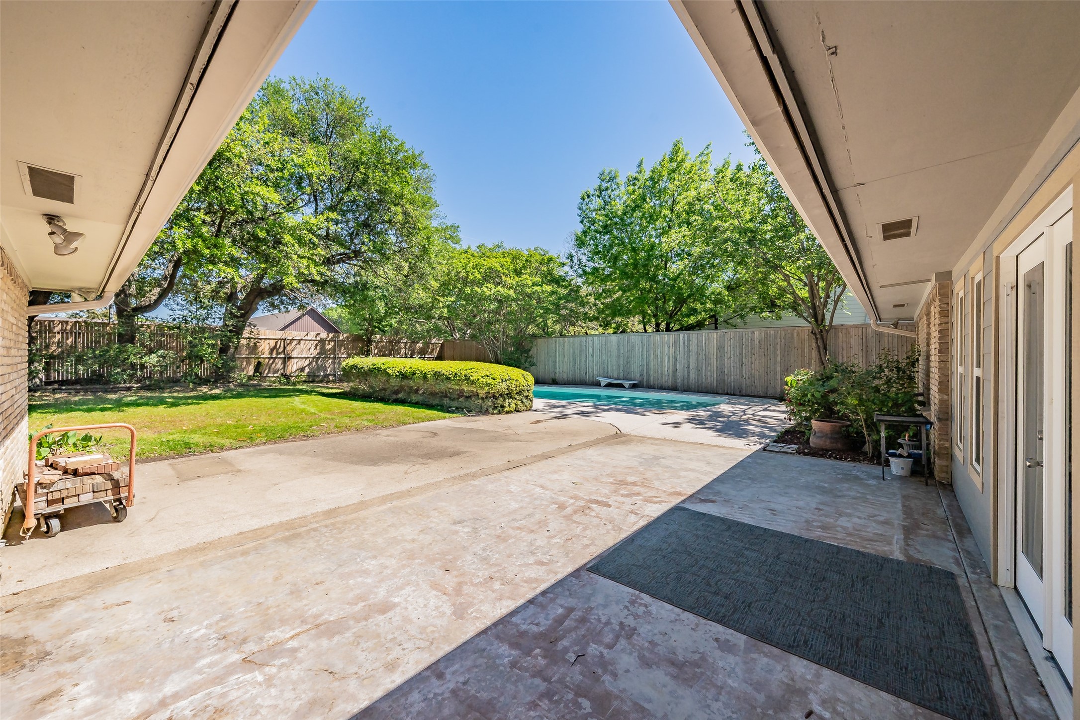 1718 Timbers Drive, Irving, TX, 75061