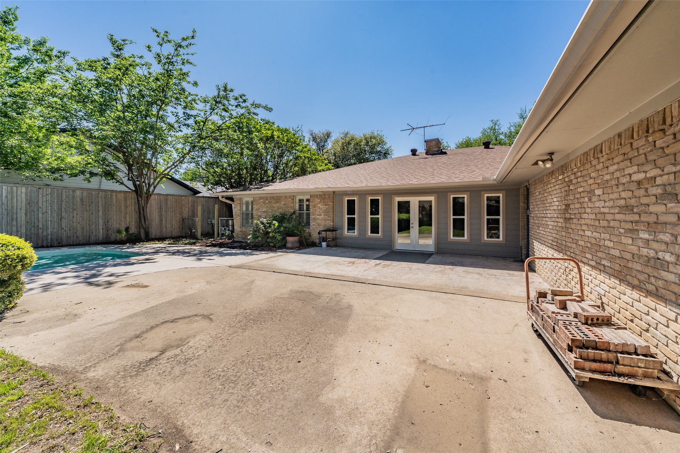 1718 Timbers Drive, Irving, TX, 75061