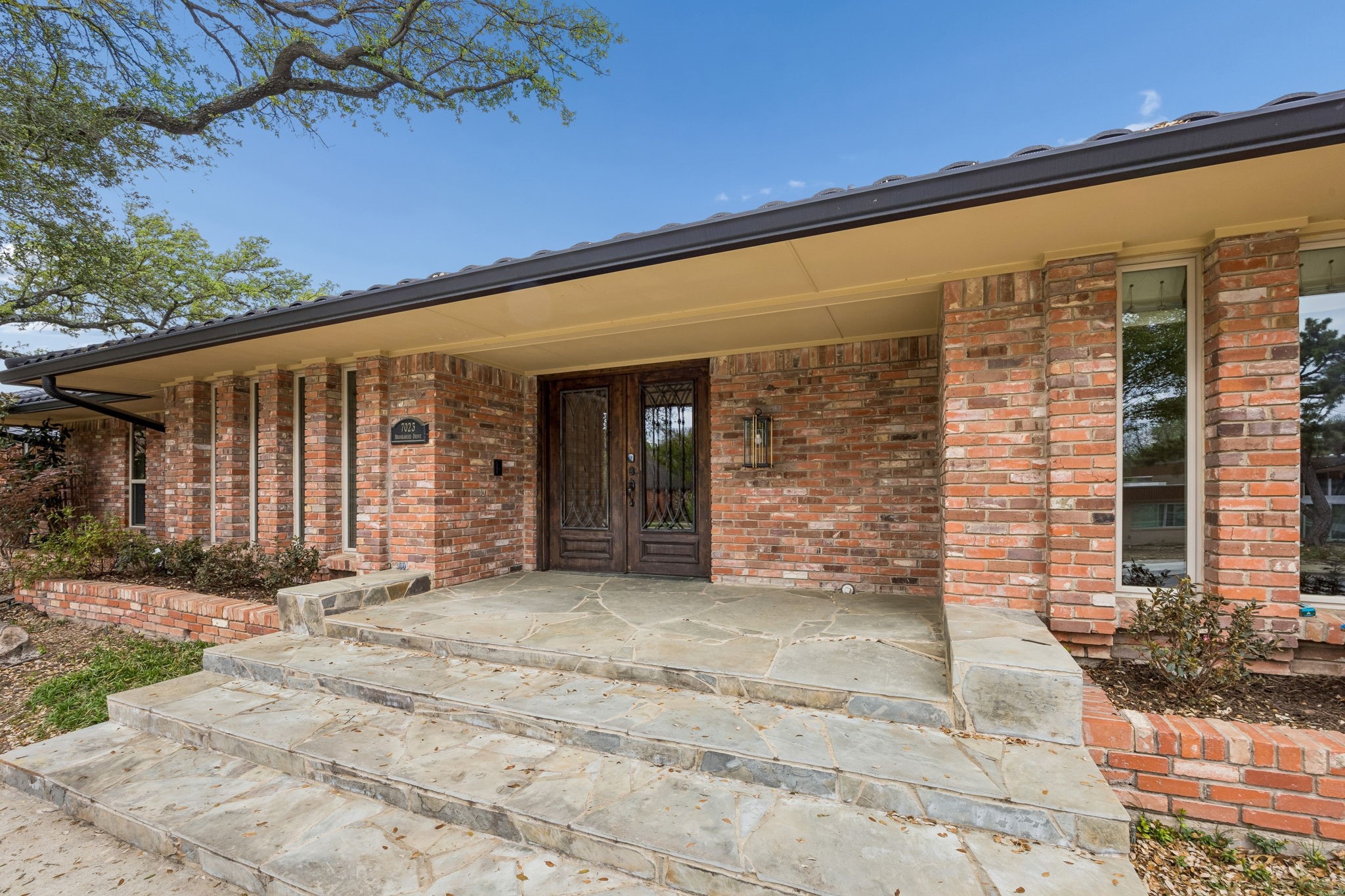 Property photo 04 of 7023 Brookshire Drive, Dallas, TX 75230 | MLS #21212439