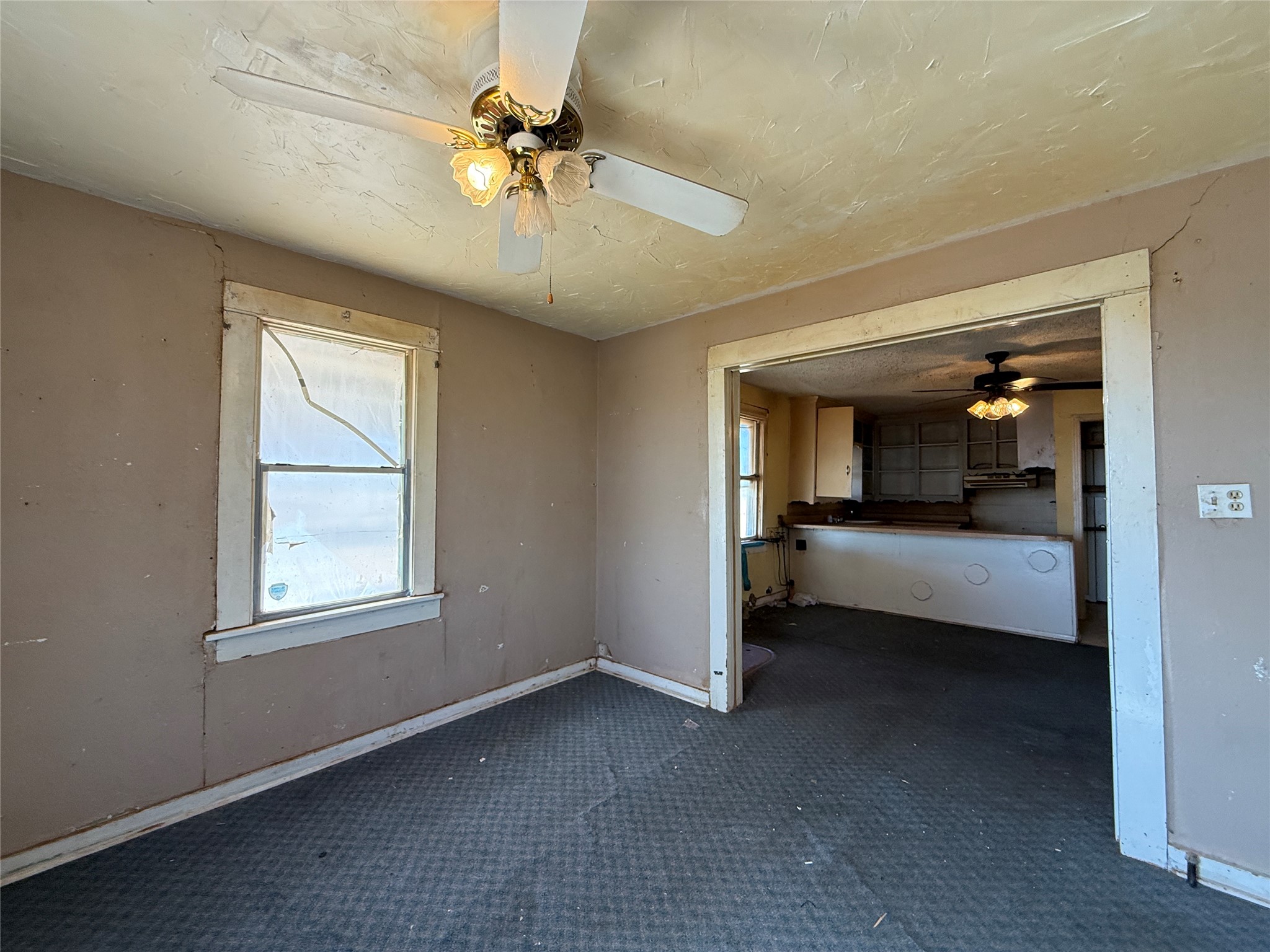 1112 County Road Y, Plainview, TX, 79072