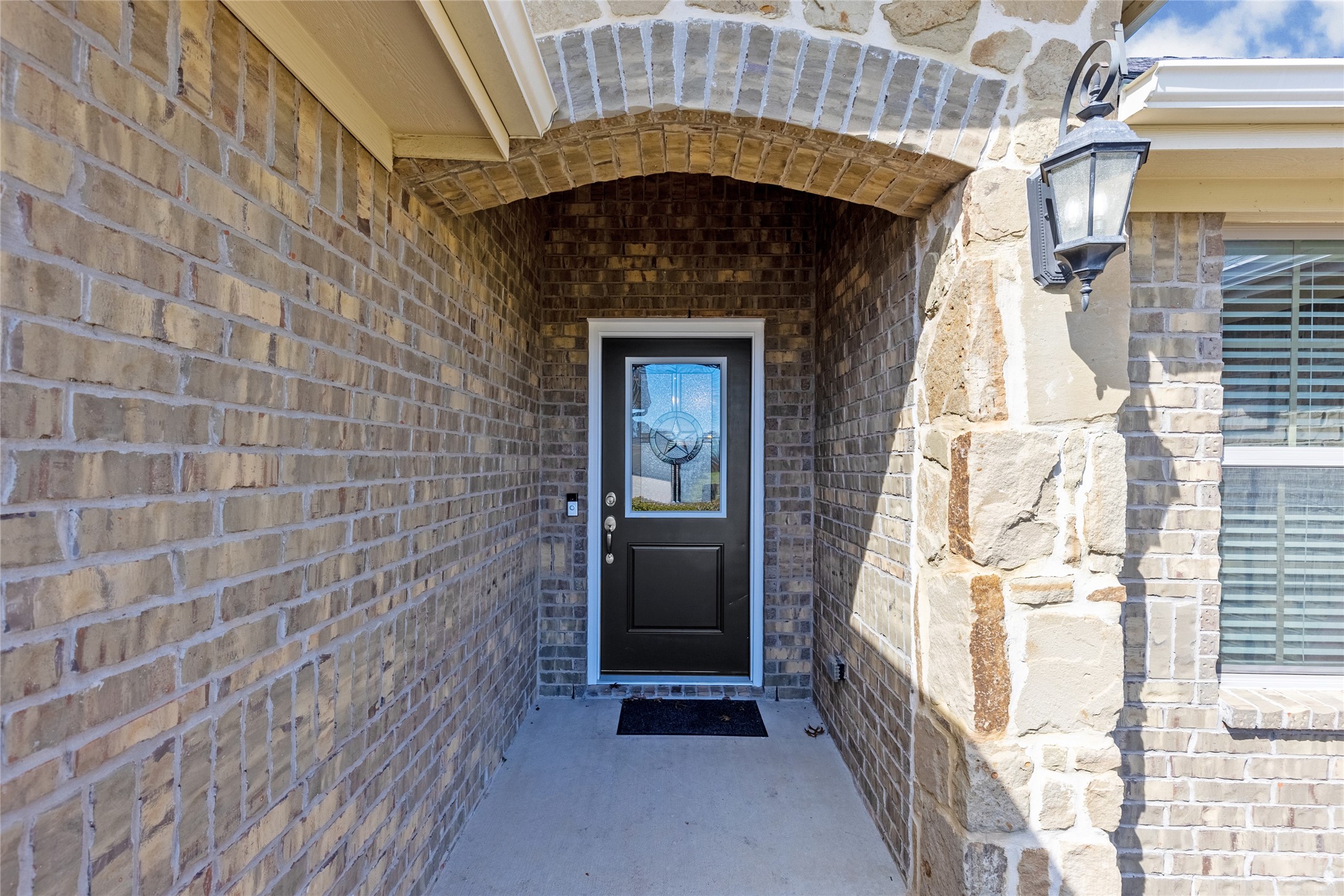 Property photo 04 of 1112 Colony Drive, Greenville, TX 75402 | MLS #21212982