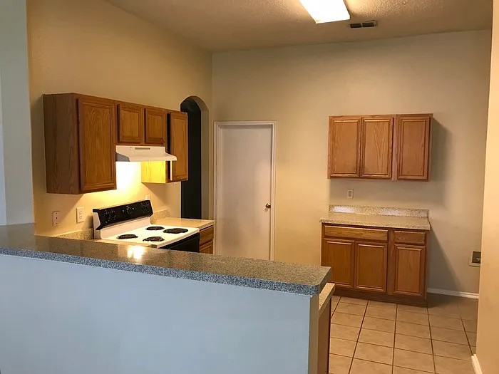 516 Ashdale Drive, Fort Worth, TX, 76140