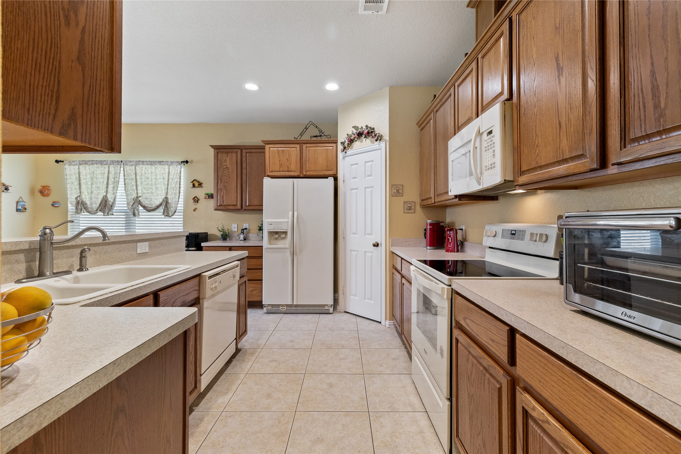 2904 Shoreline Drive, Burleson, TX, 76028