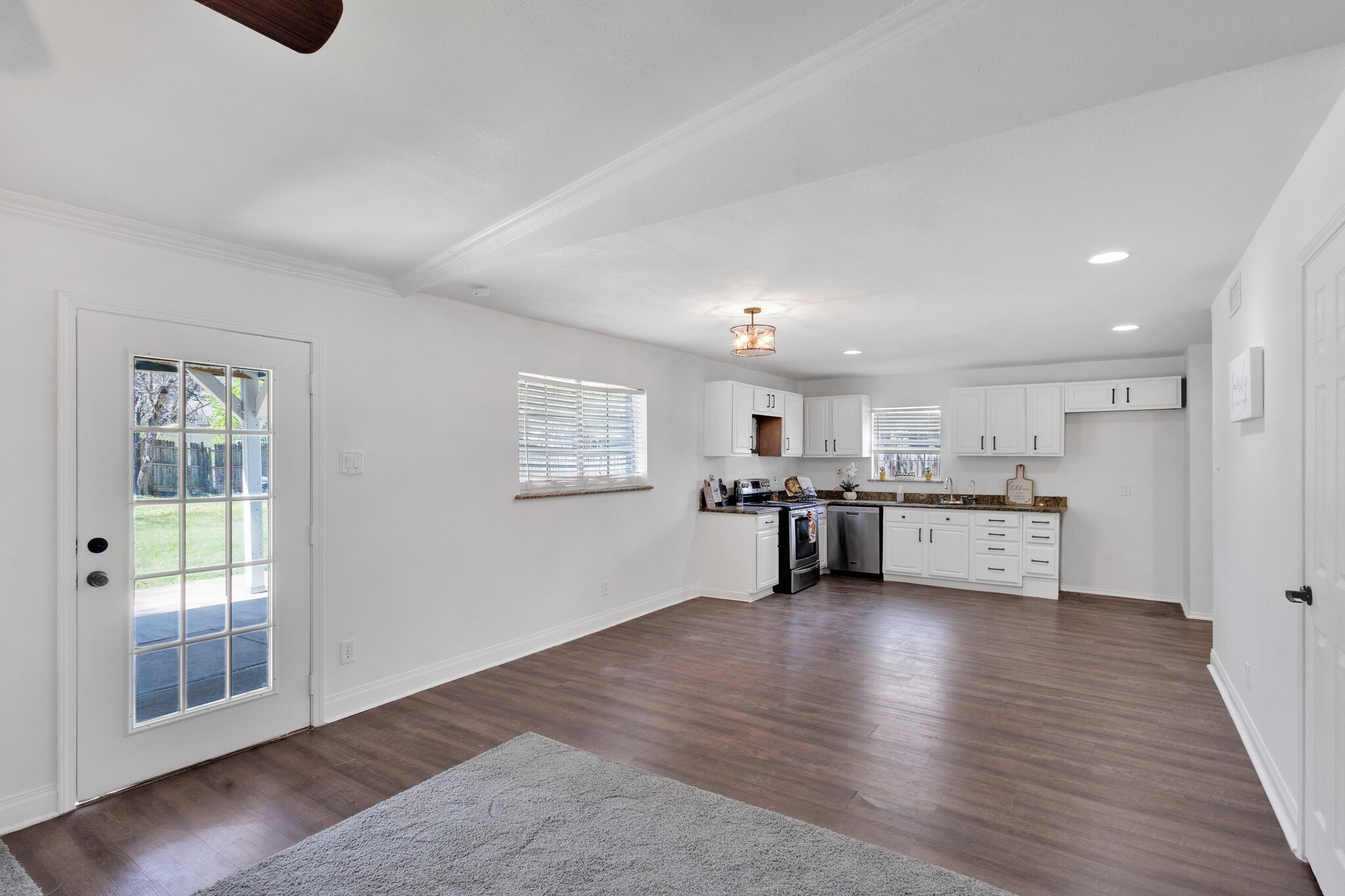 606 Hillcrest Street, Mansfield, TX, 76063