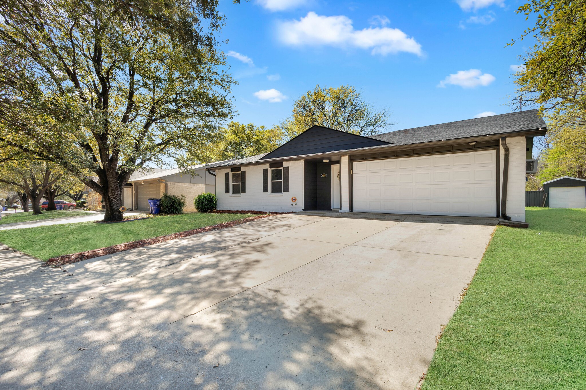 606 Hillcrest Street, Mansfield, TX, 76063