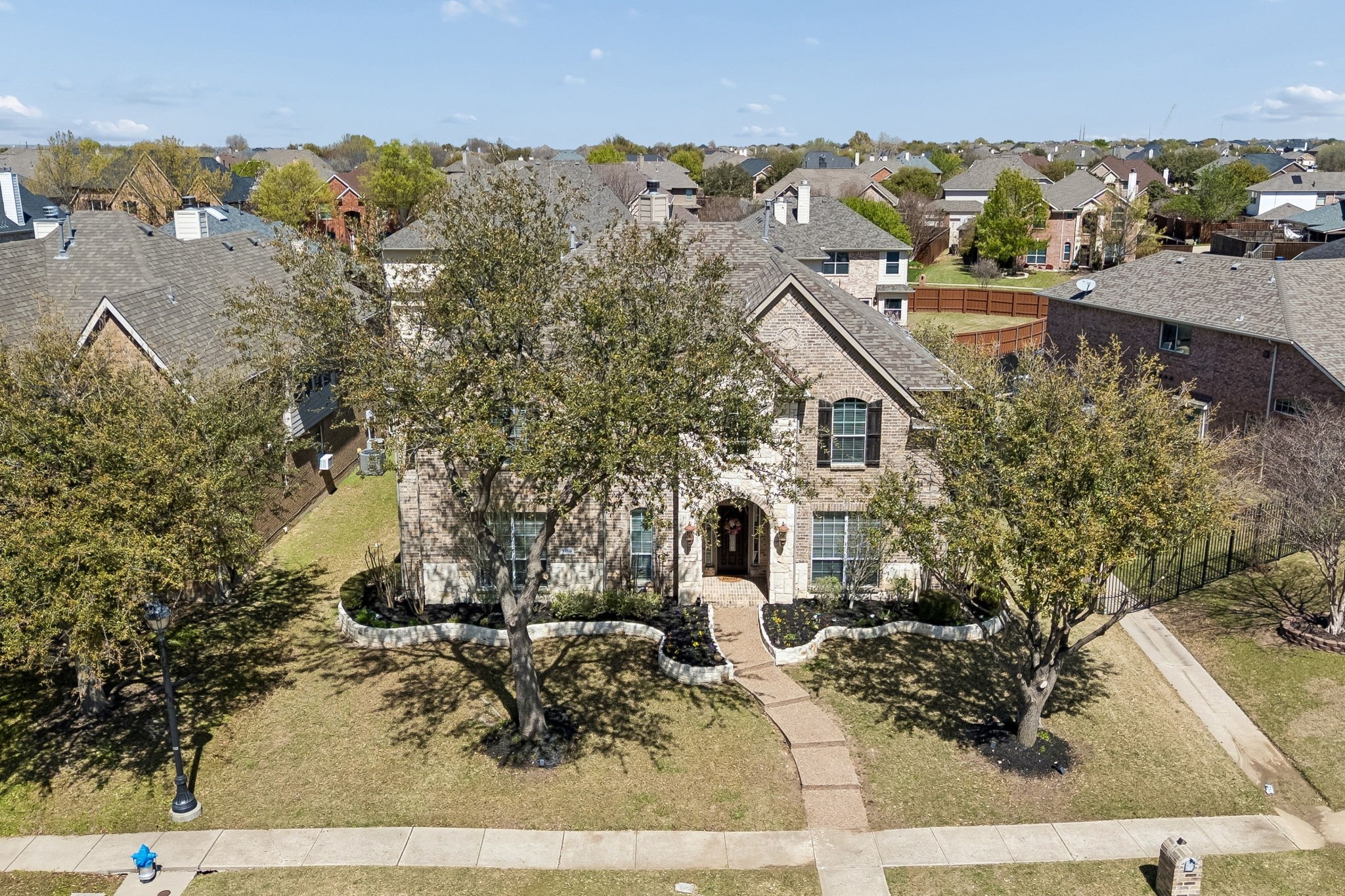 Property photo 02 of 1180 Bayfield Drive, Frisco, TX 75033 | MLS #21213840
