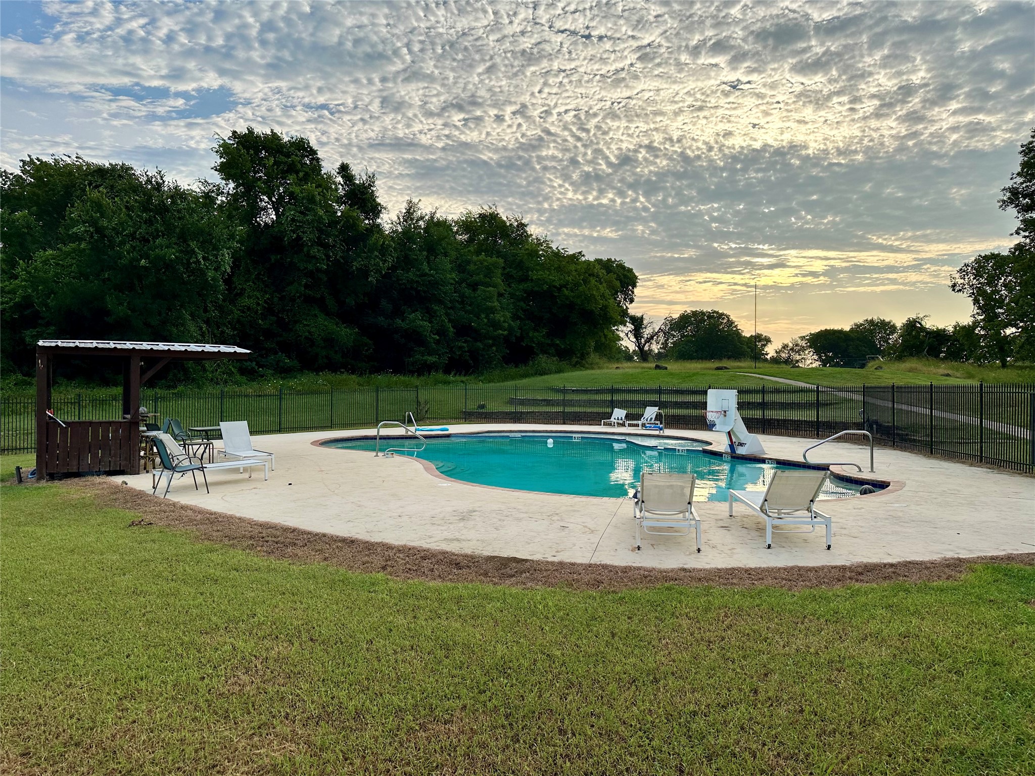 2085 S Oaks Lane, Lone Oak, TX, 75453