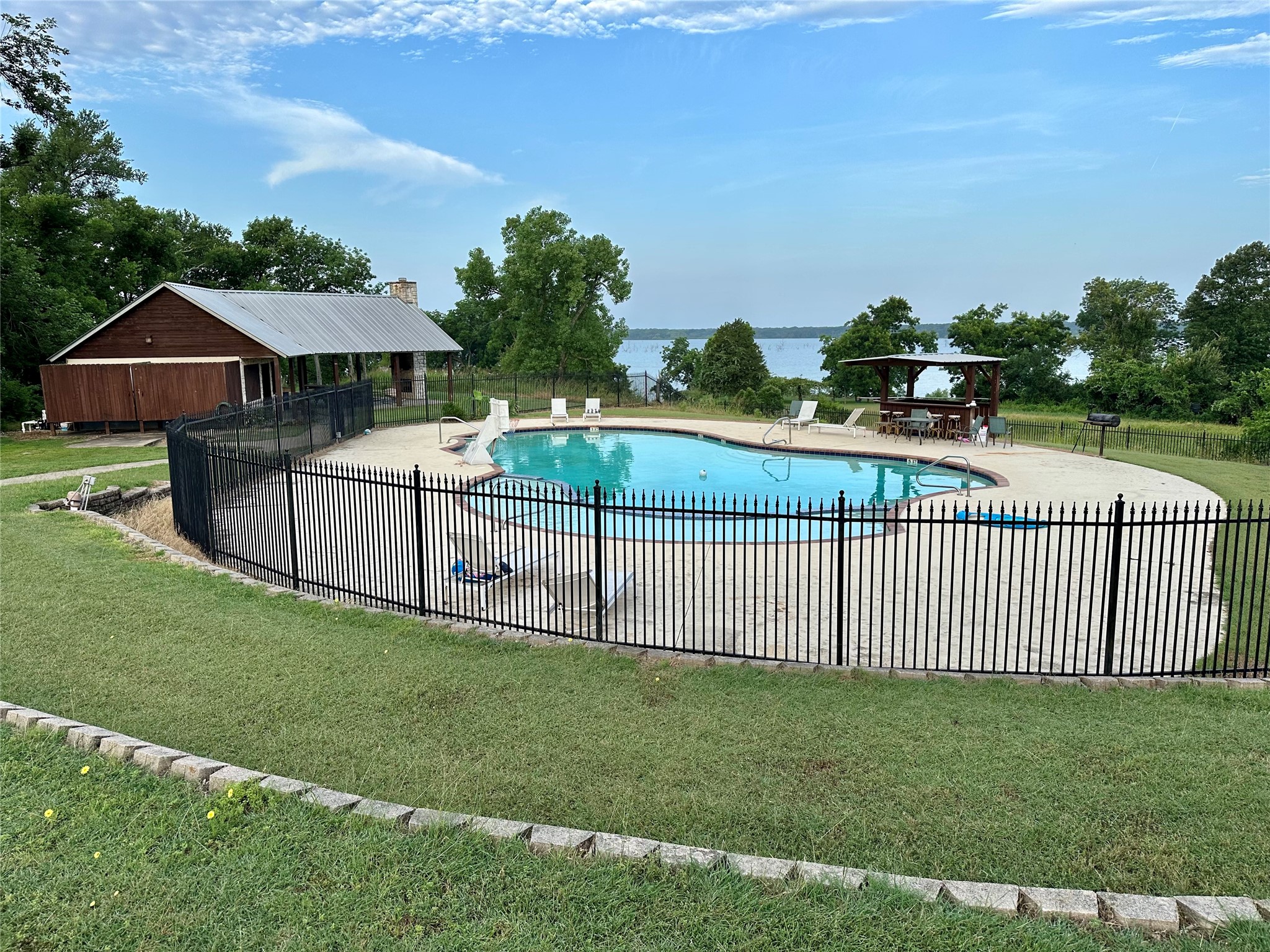 2085 S Oaks Lane, Lone Oak, TX, 75453