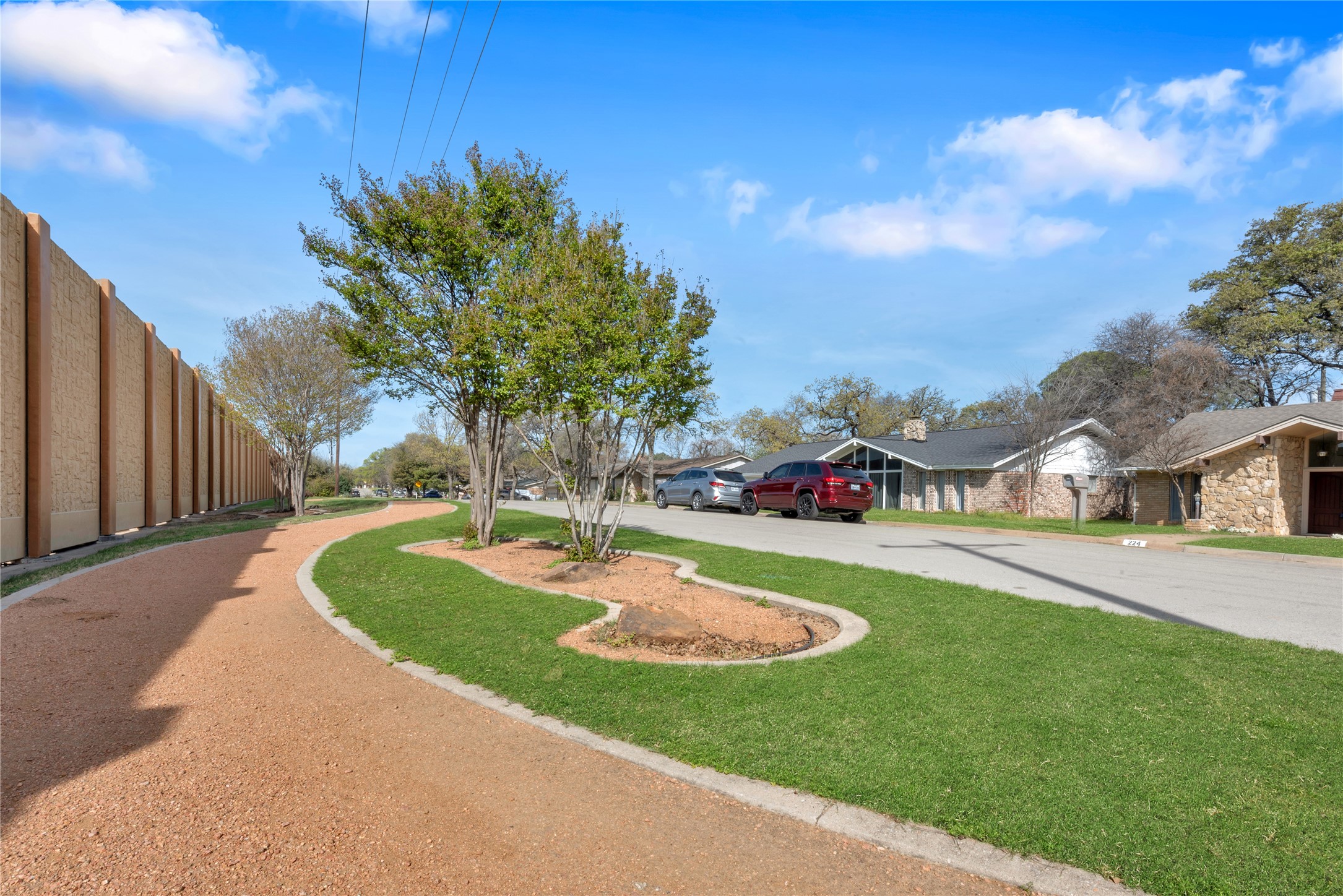 224 Plainview Drive, Hurst, TX, 76054