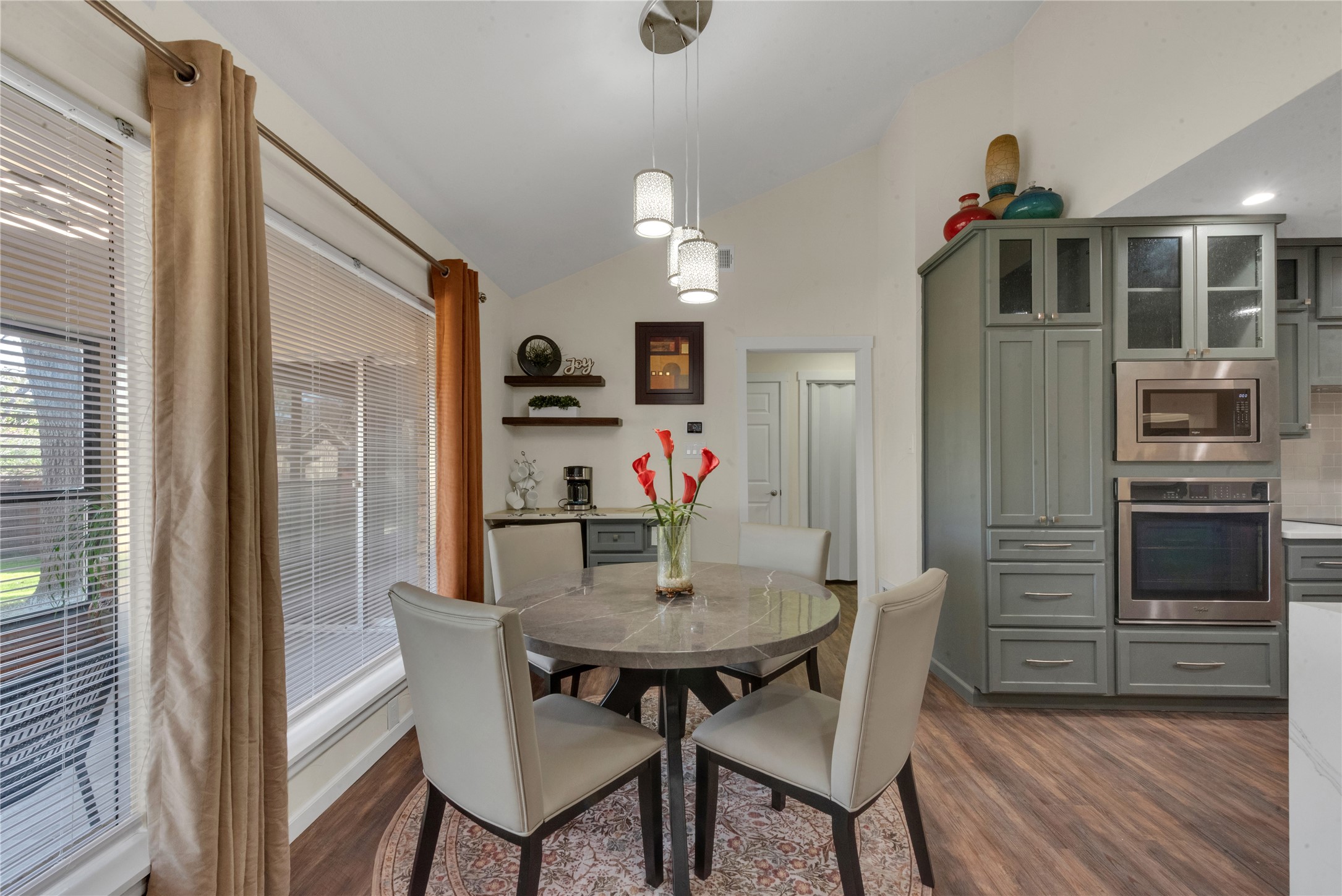 224 Plainview Drive, Hurst, TX, 76054