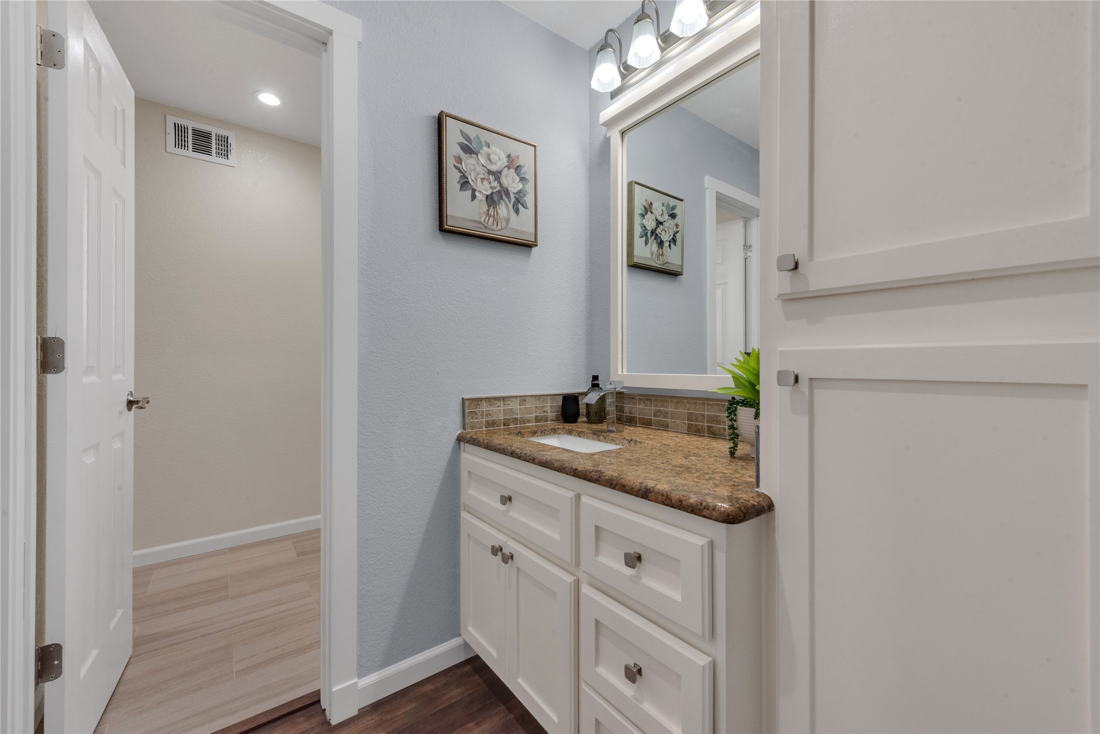 224 Plainview Drive, Hurst, TX, 76054