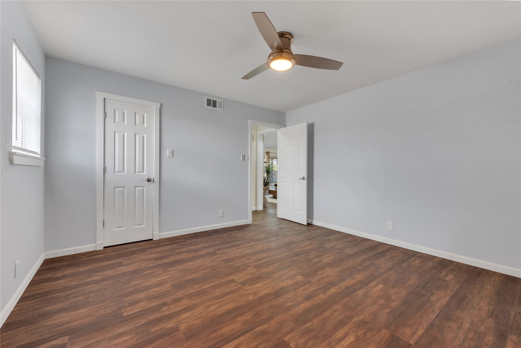 224 Plainview Drive, Hurst, TX, 76054