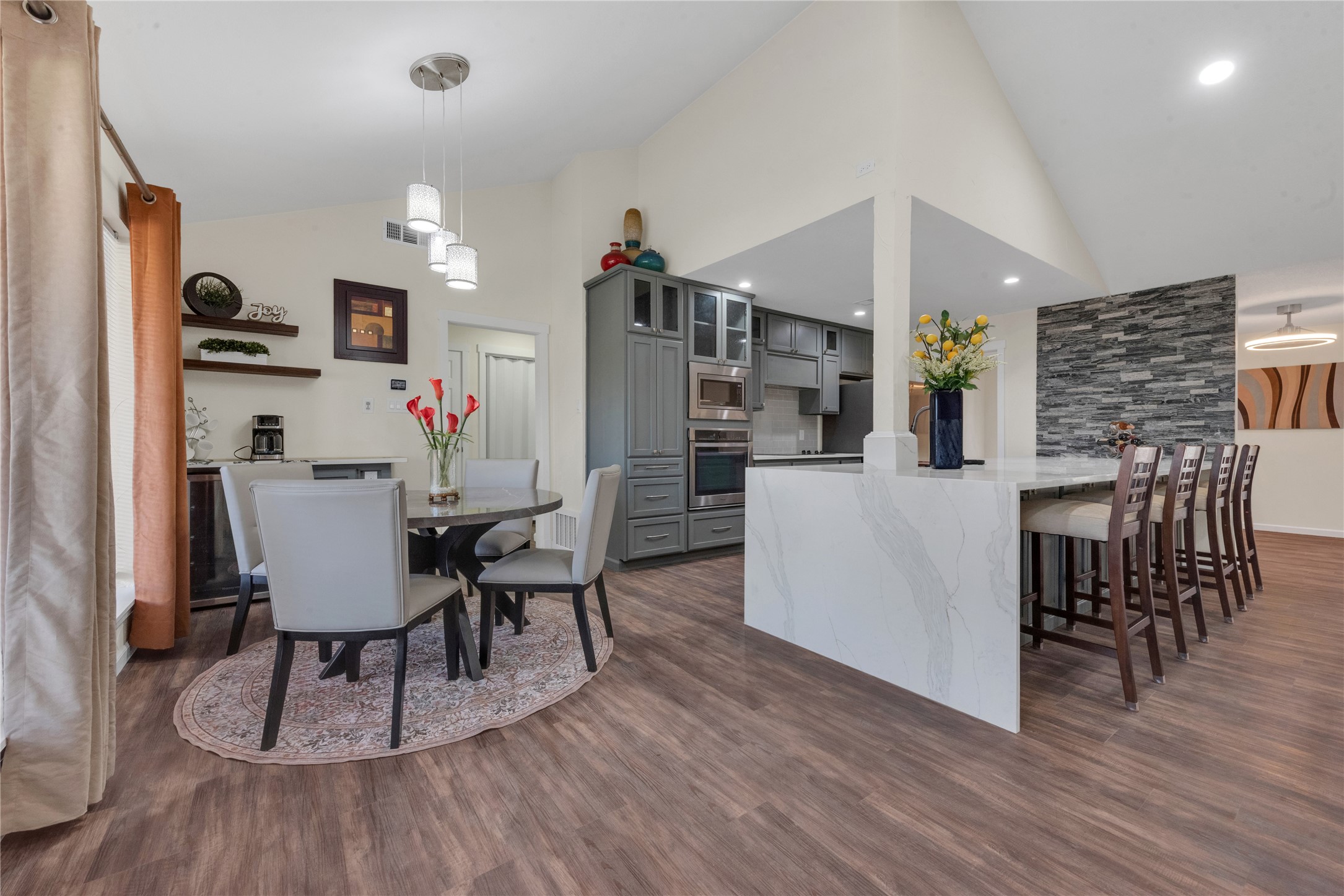 224 Plainview Drive, Hurst, TX, 76054