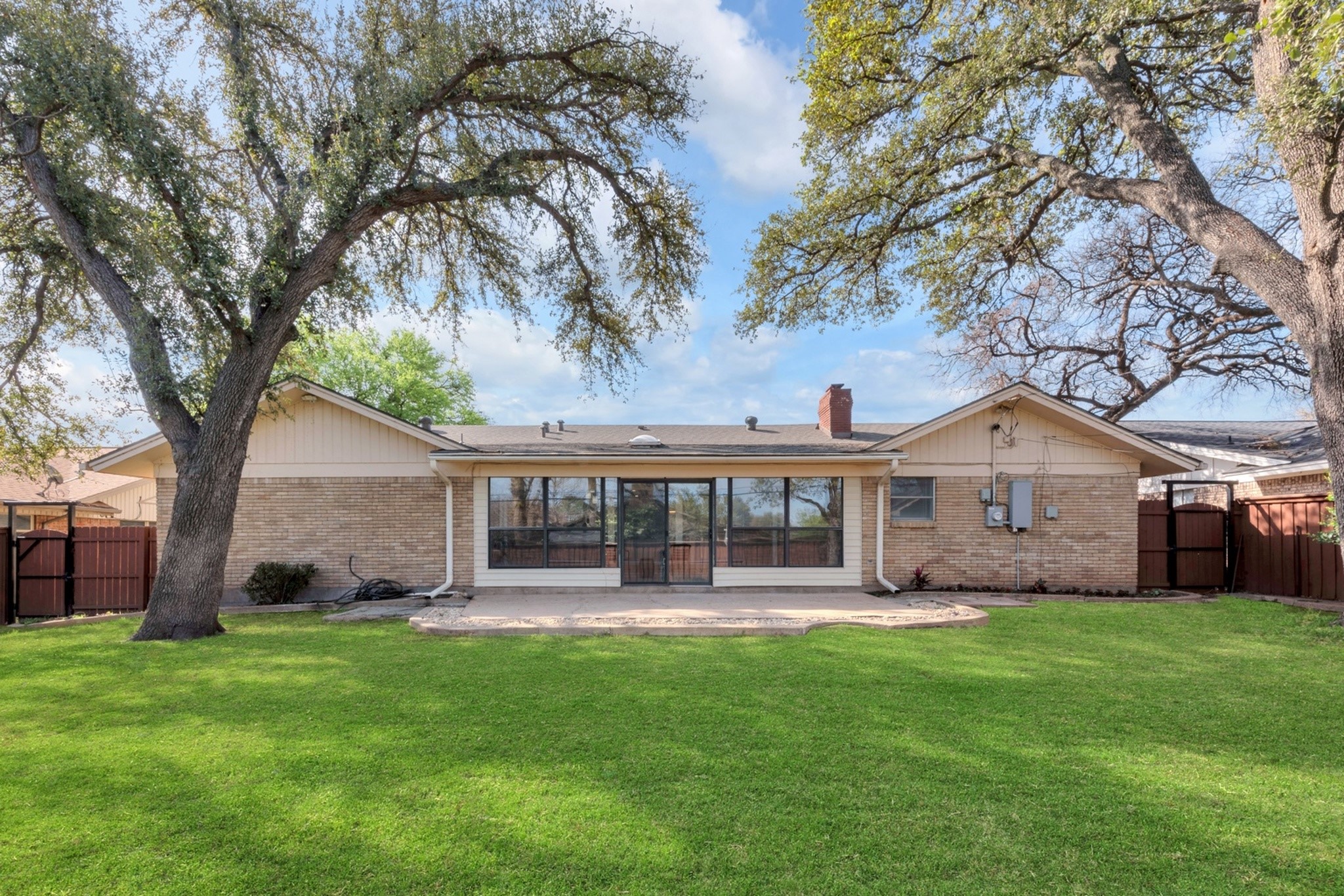 224 Plainview Drive, Hurst, TX, 76054