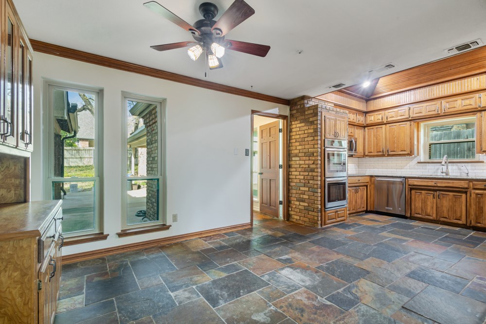 3917 Laurel Lane, Bedford, TX, 76021