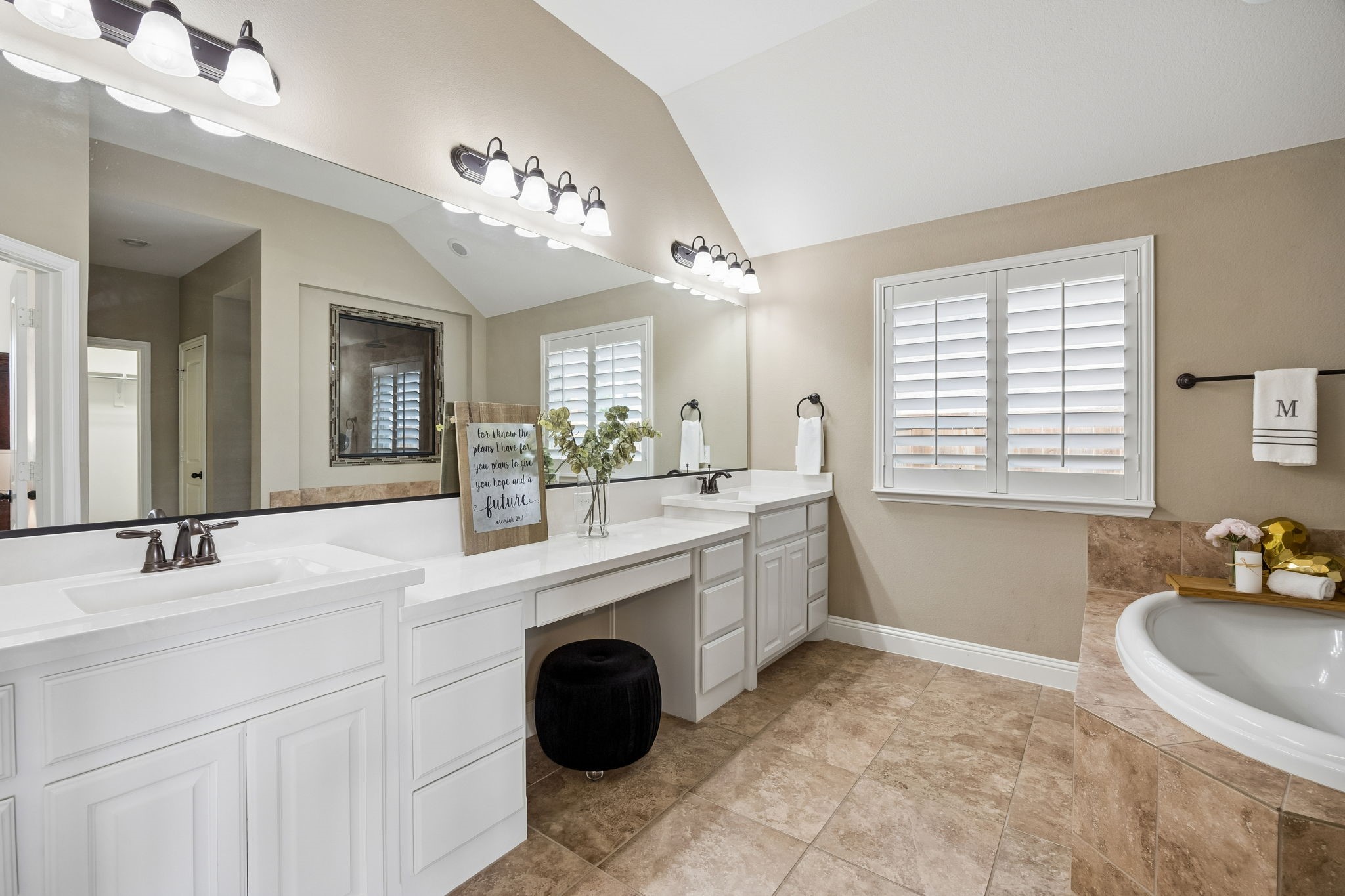 9708 Rexford Drive, Fort Worth, TX, 76131