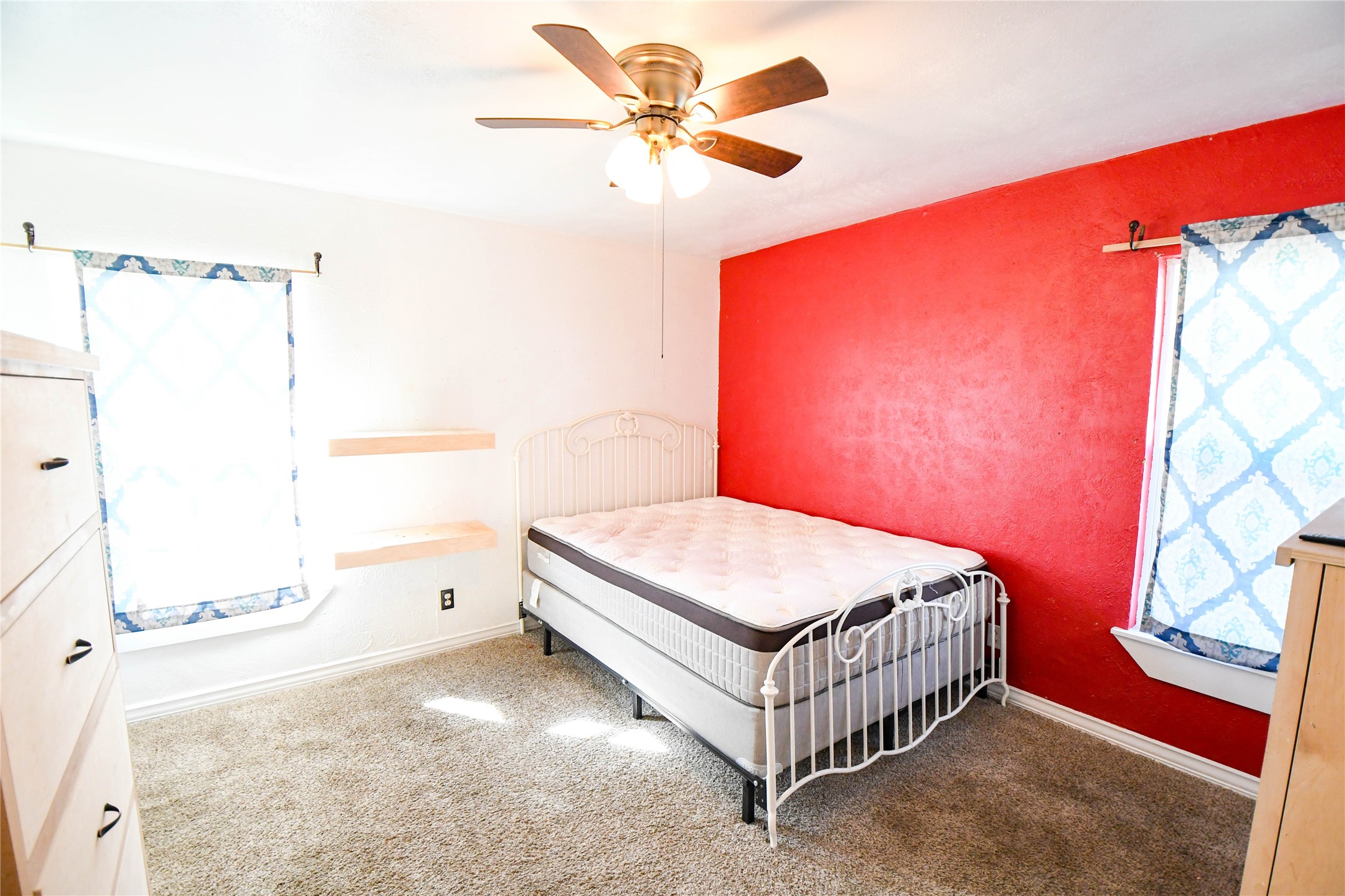 520 W Oak Street, Gunter, TX, 75058
