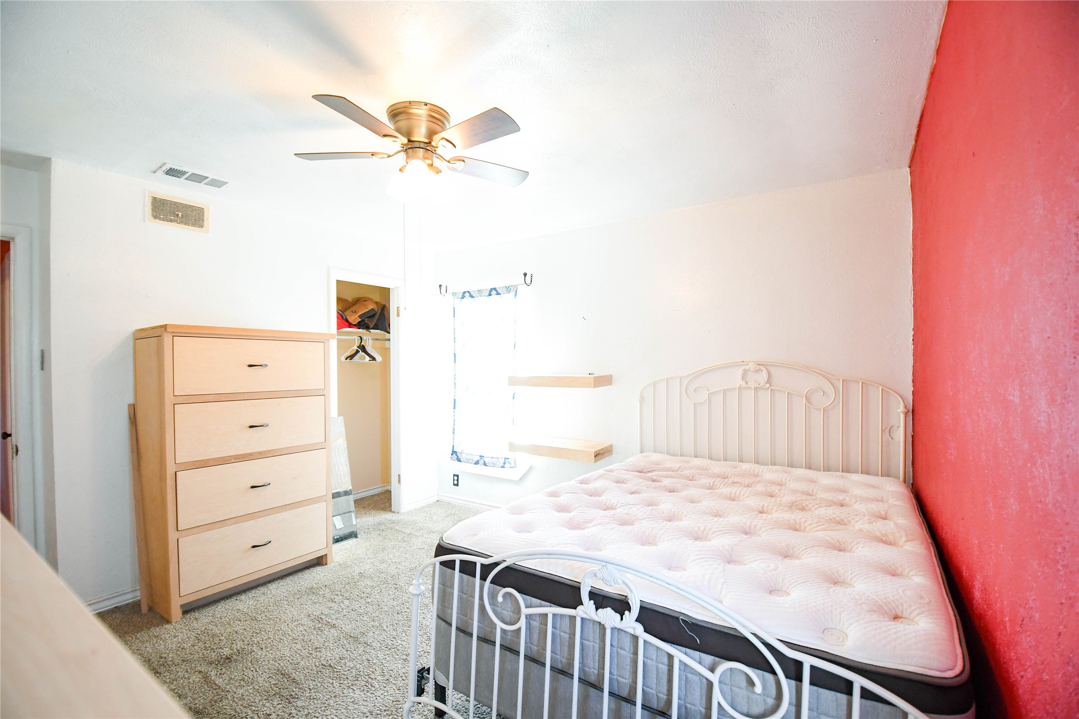 520 W Oak Street, Gunter, TX, 75058