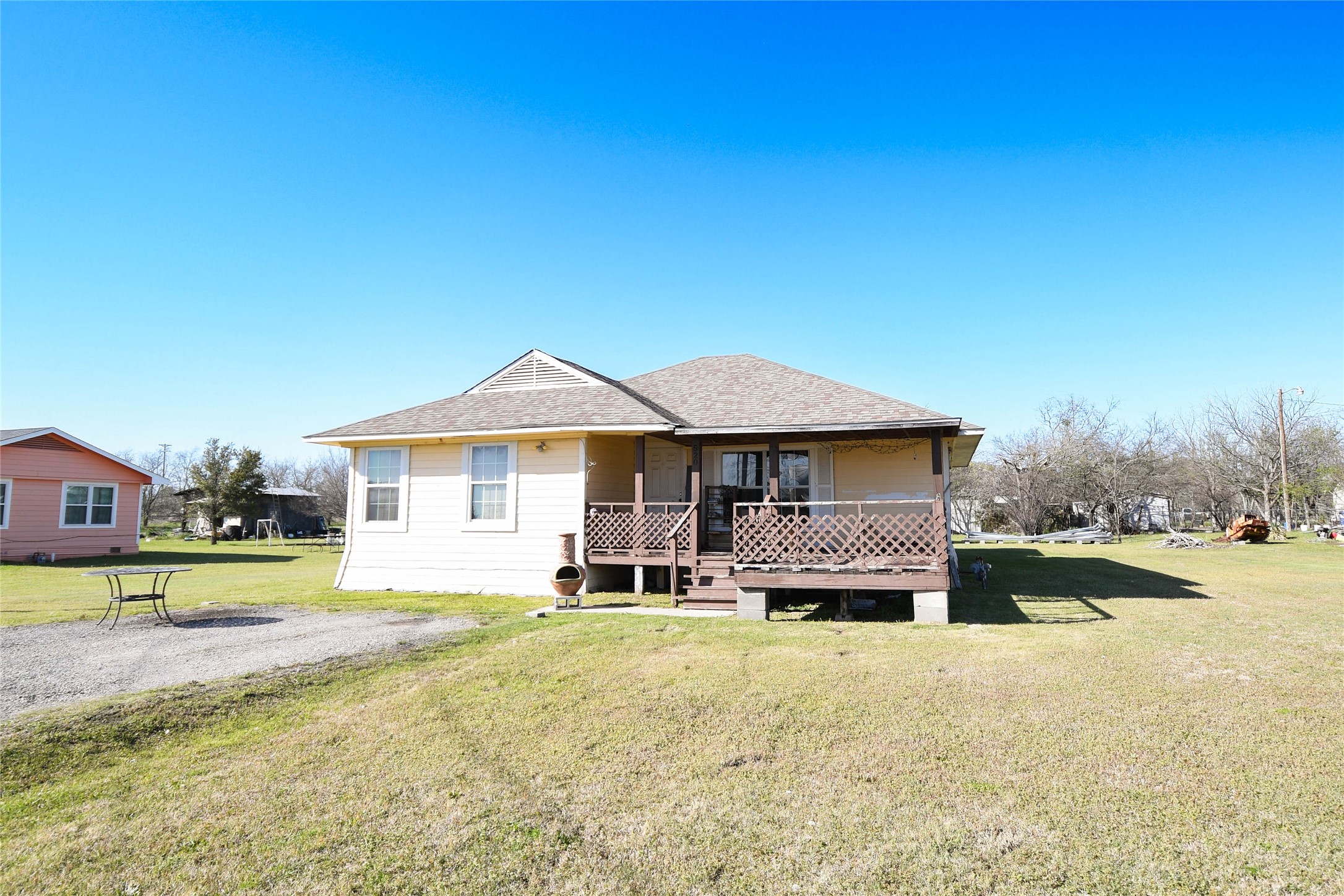 520 W Oak Street, Gunter, TX, 75058