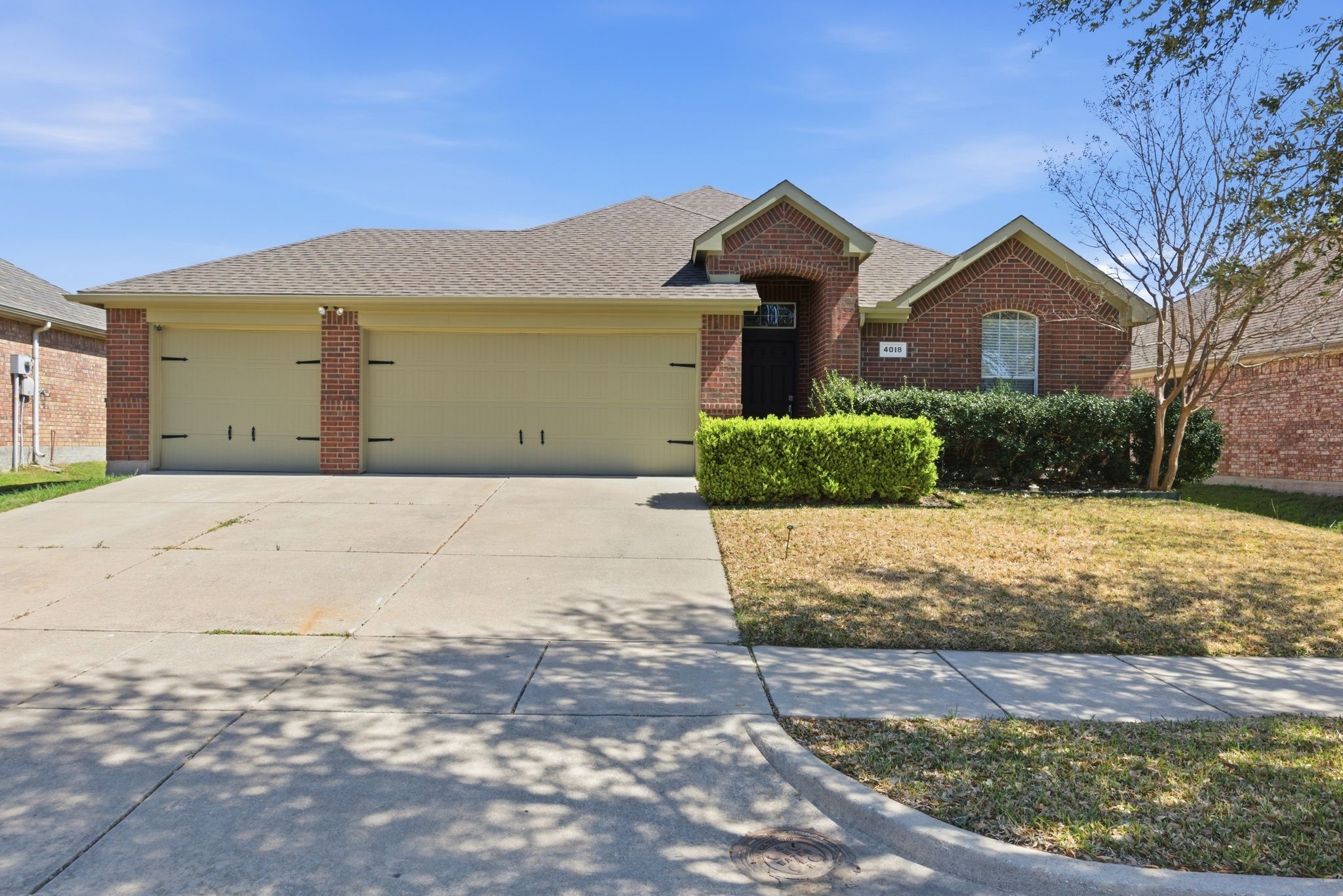 Property photo 01 of 4018 Hillhaven Drive, Heartland, TX 75126 | MLS #21214876
