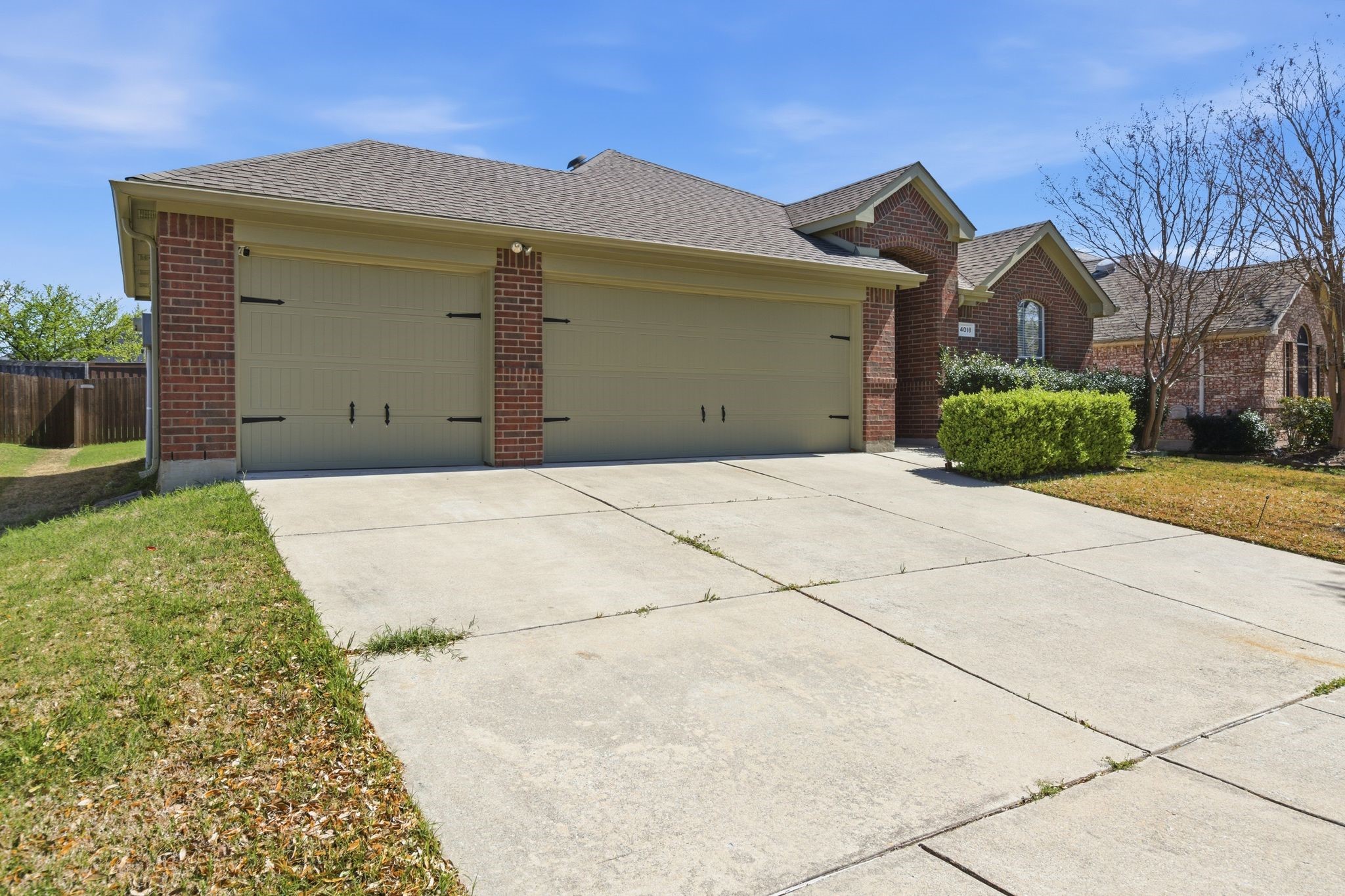 Property photo 02 of 4018 Hillhaven Drive, Heartland, TX 75126 | MLS #21214876