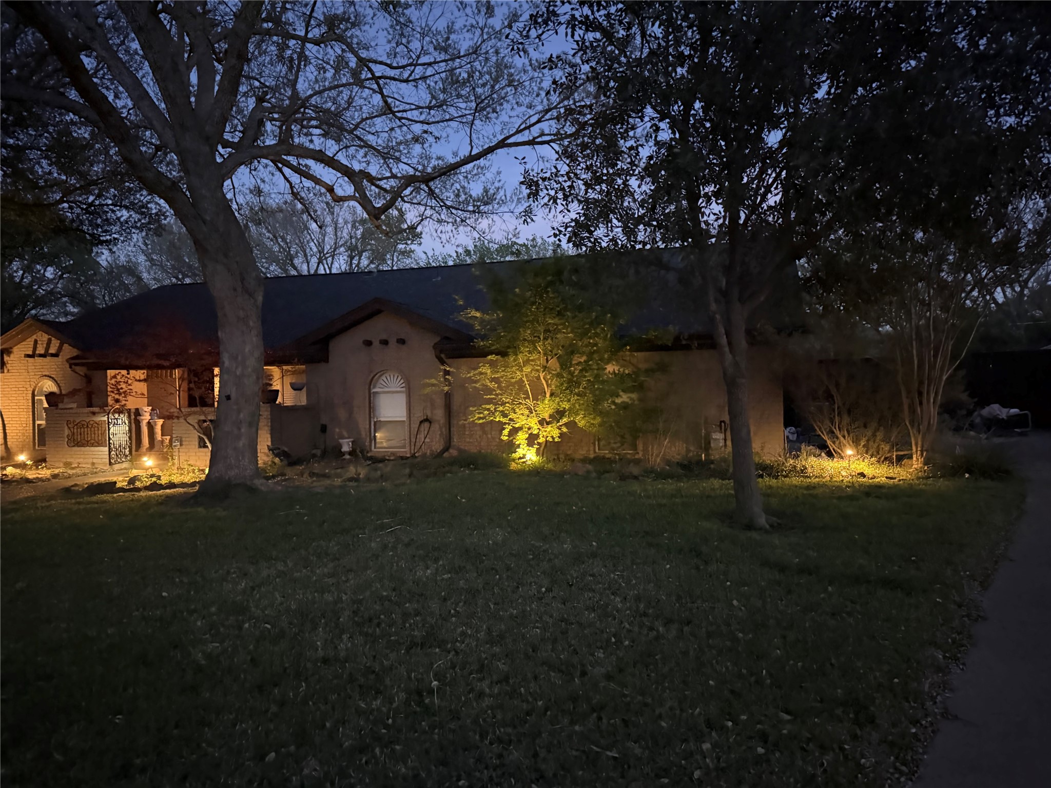 1900 Cripple Creek Drive, Euless, TX, 76039