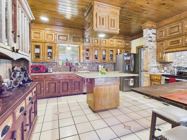 2382 Crystal Drive, Athens, TX, 75752
