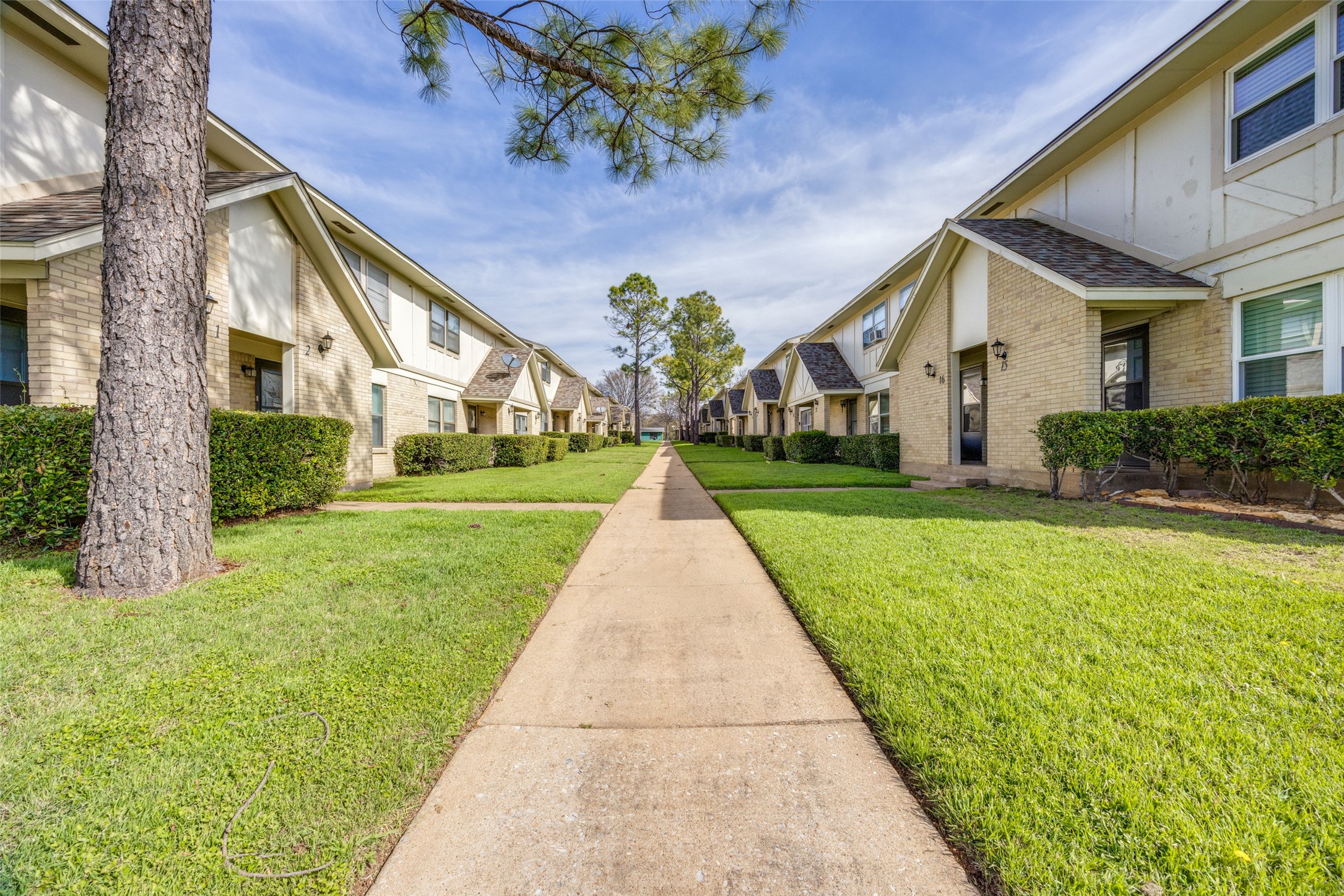 Property photo 01 of 1905 W Morton Street UNIT 16, Denison, TX 75020 | MLS #21215614