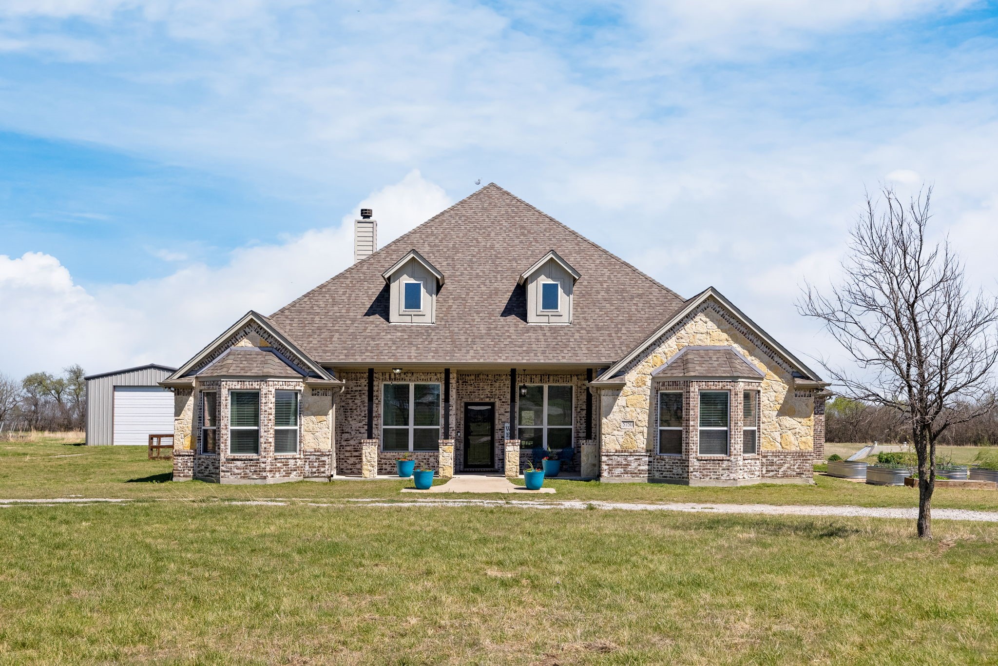 Property photo 02 of 5750 High Mesa Drive, Justin, TX 76247 | MLS #21215783