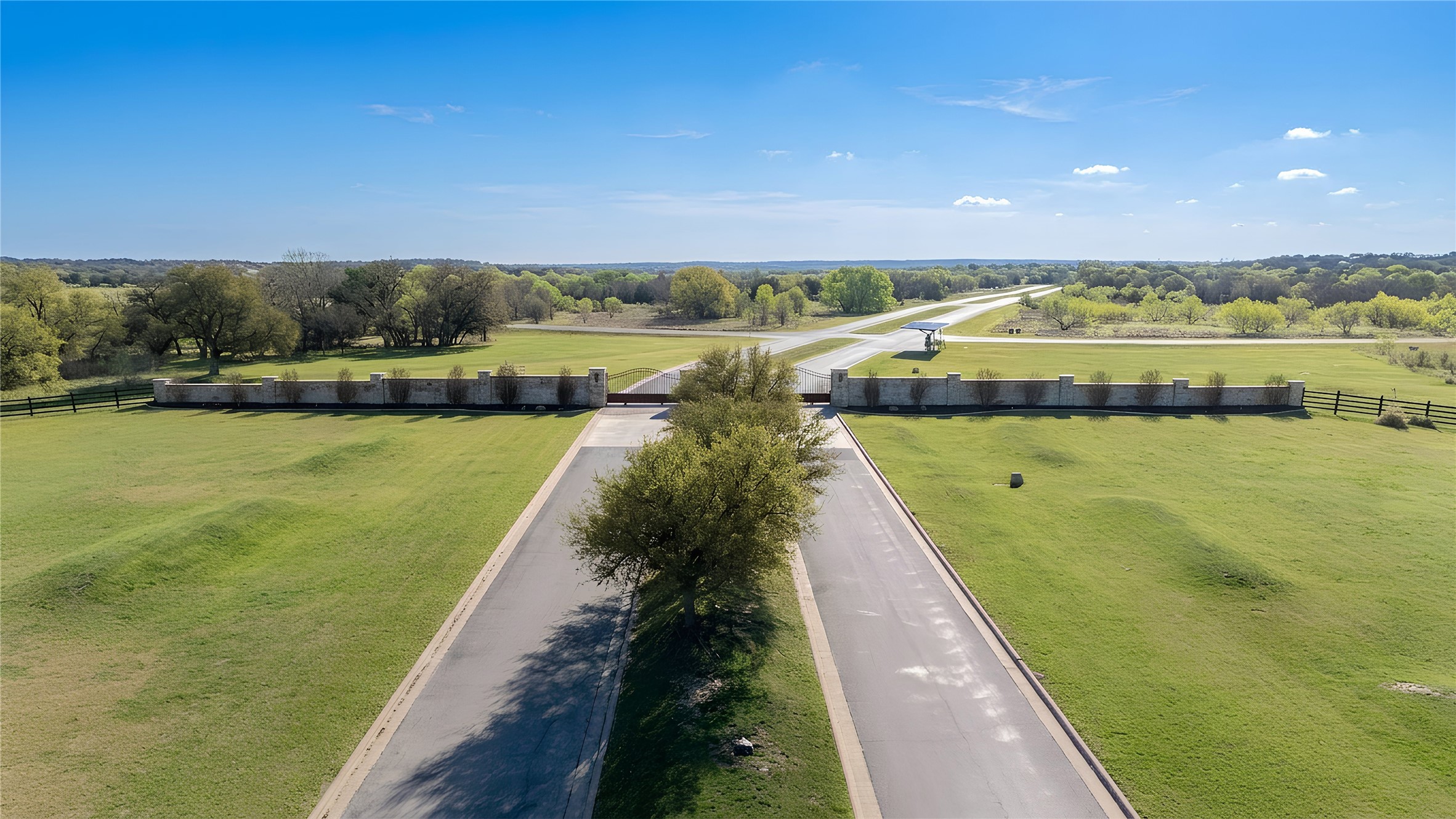 Property photo 03 of 1620 Canyon Wren Loop, Graford, TX 76449 | MLS #21215798