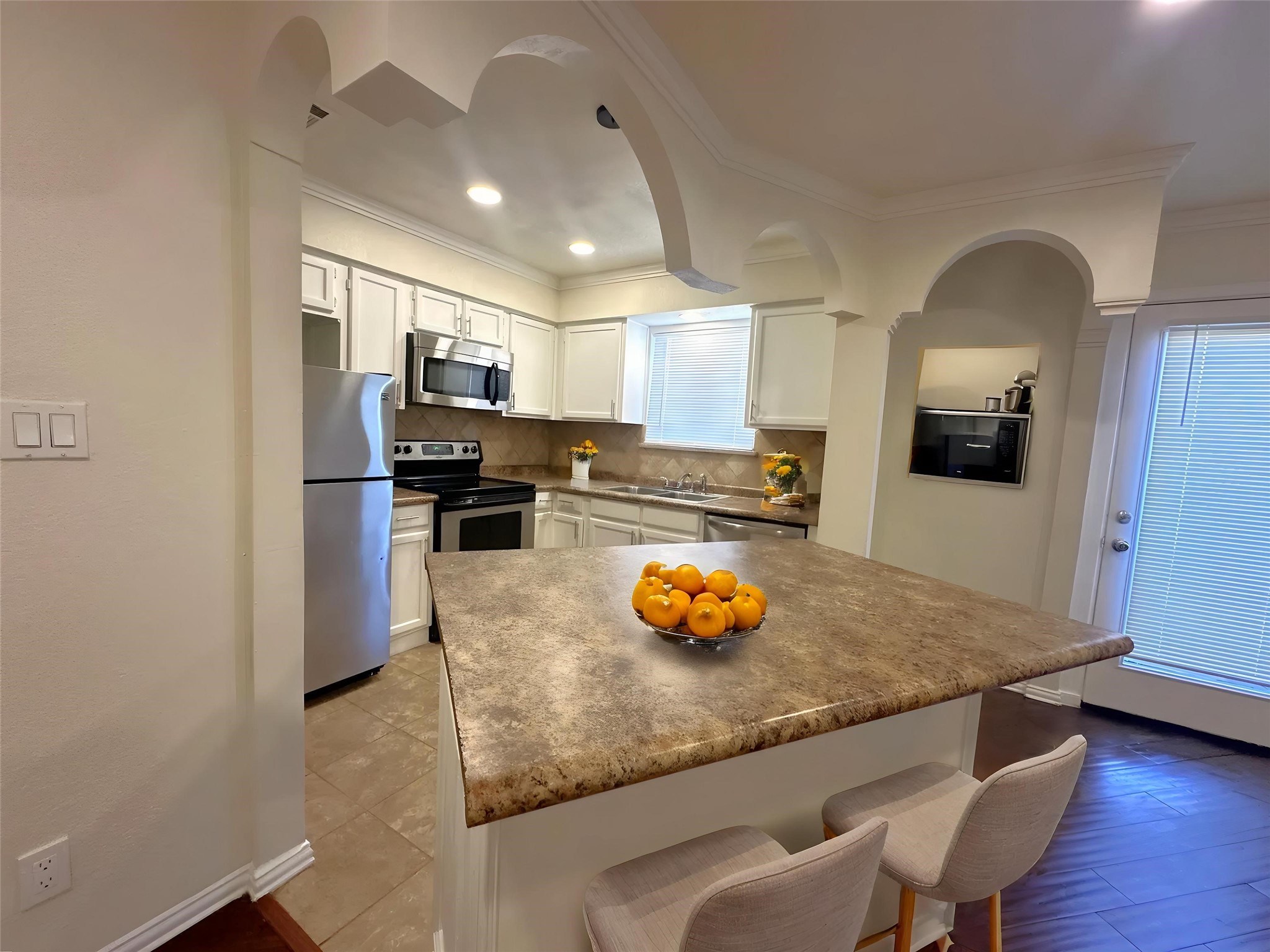 Property photo 03 of 1600 Pecan Chase Circle UNIT 6, Arlington, TX 76012 | MLS #21215838