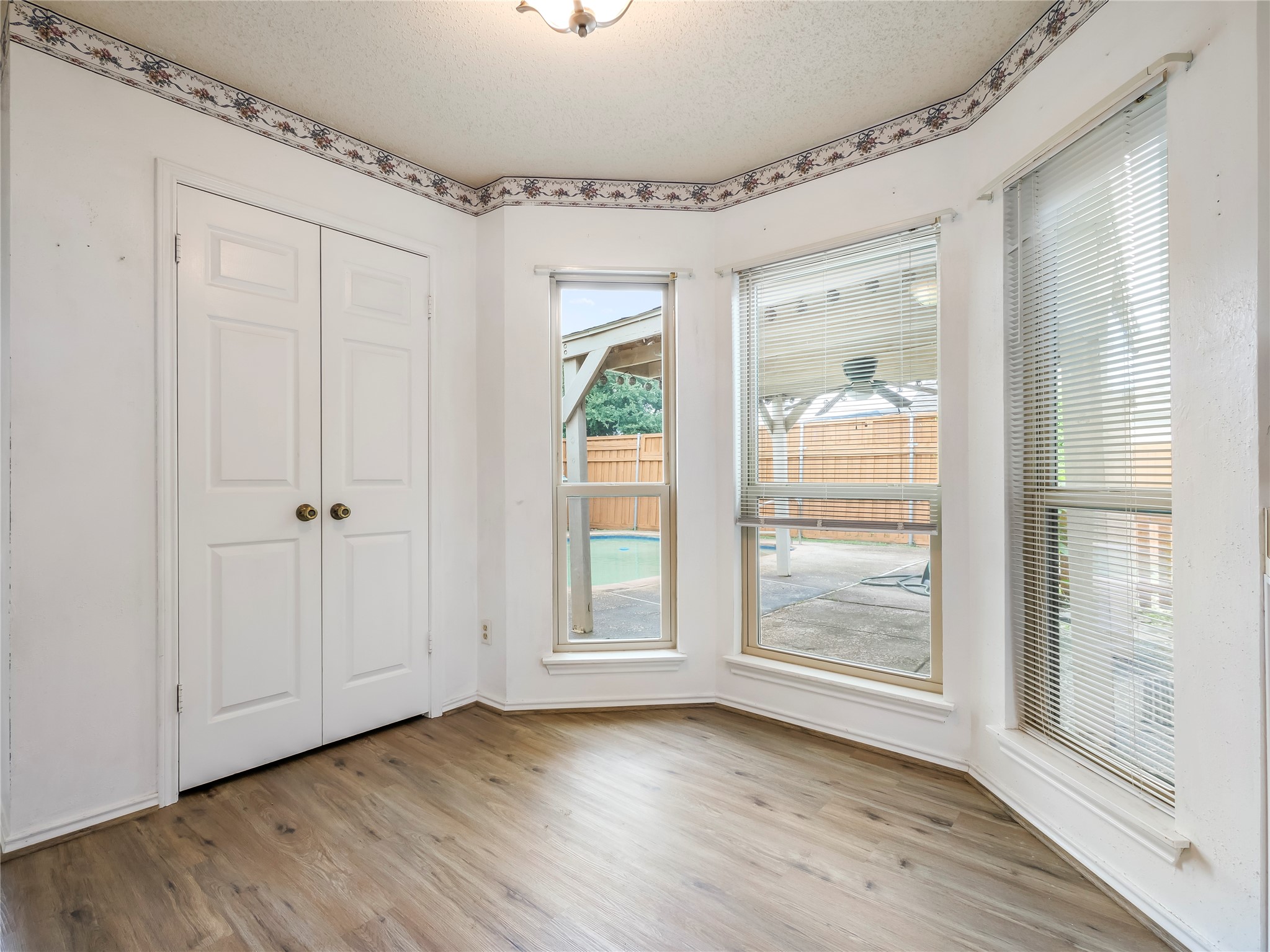 269 E Ridgegate Drive, Garland, TX, 75040