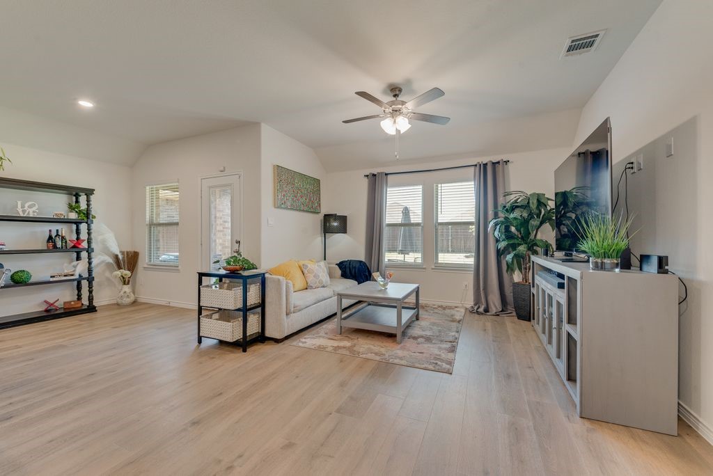 811 Dove Haven Way, Lavon, TX, 75166