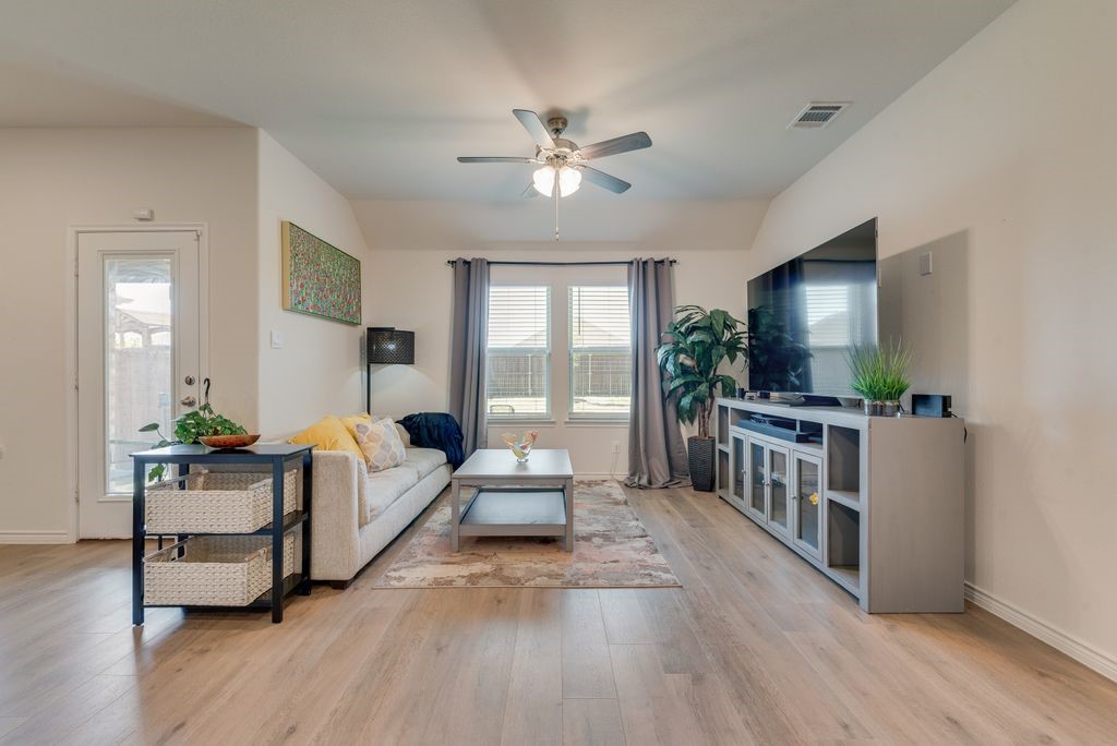 811 Dove Haven Way, Lavon, TX, 75166