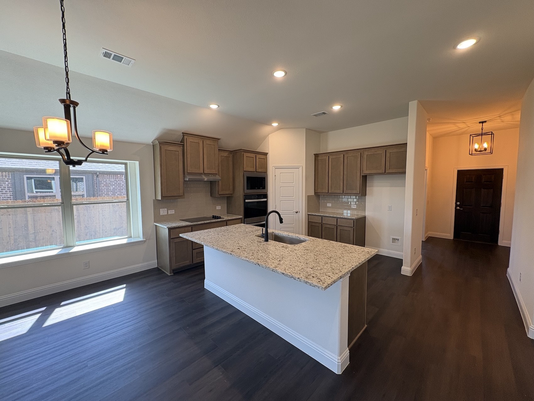 589 Mb S Way, Pilot Point, TX, 76258