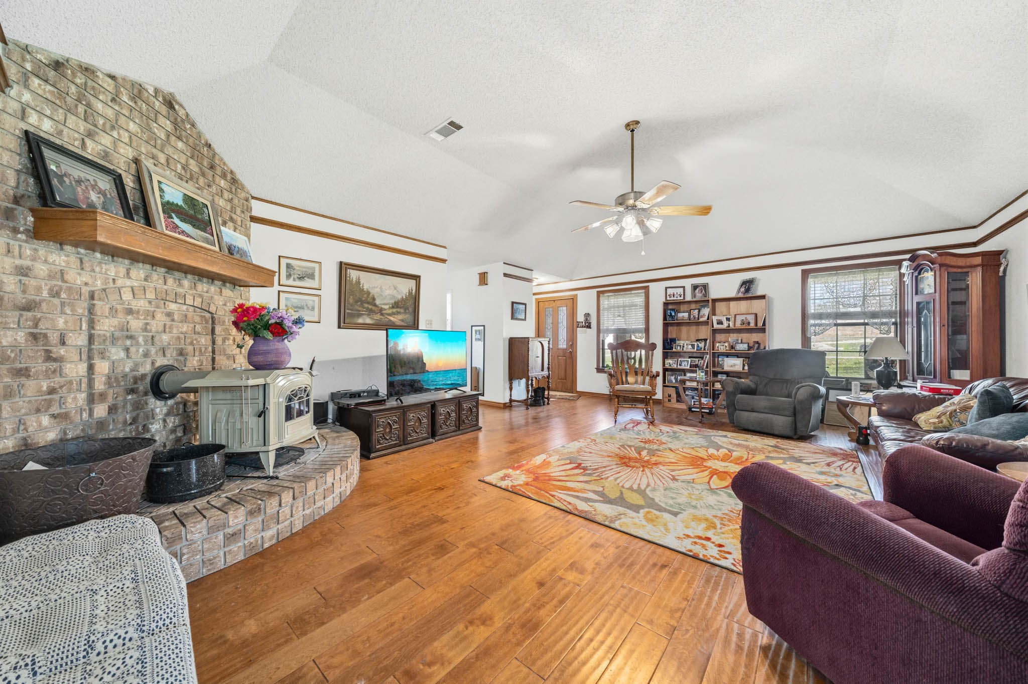 Property photo 04 of 5680 County Road 142, Gatesville, TX 76528 | MLS #21216315
