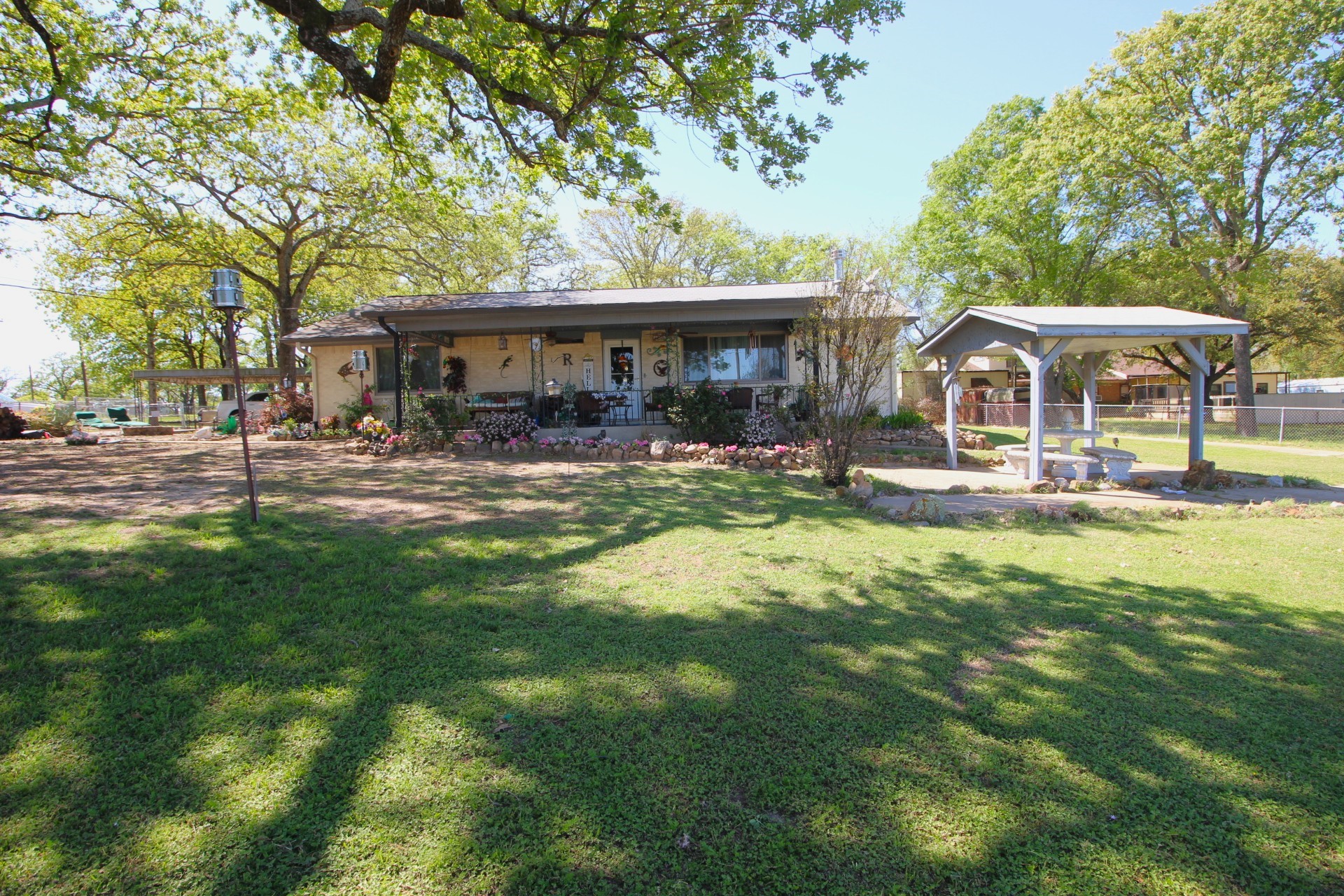 Property photo 02 of 205 Mason Drive Seven, Points, TX 75143 | MLS #21216924
