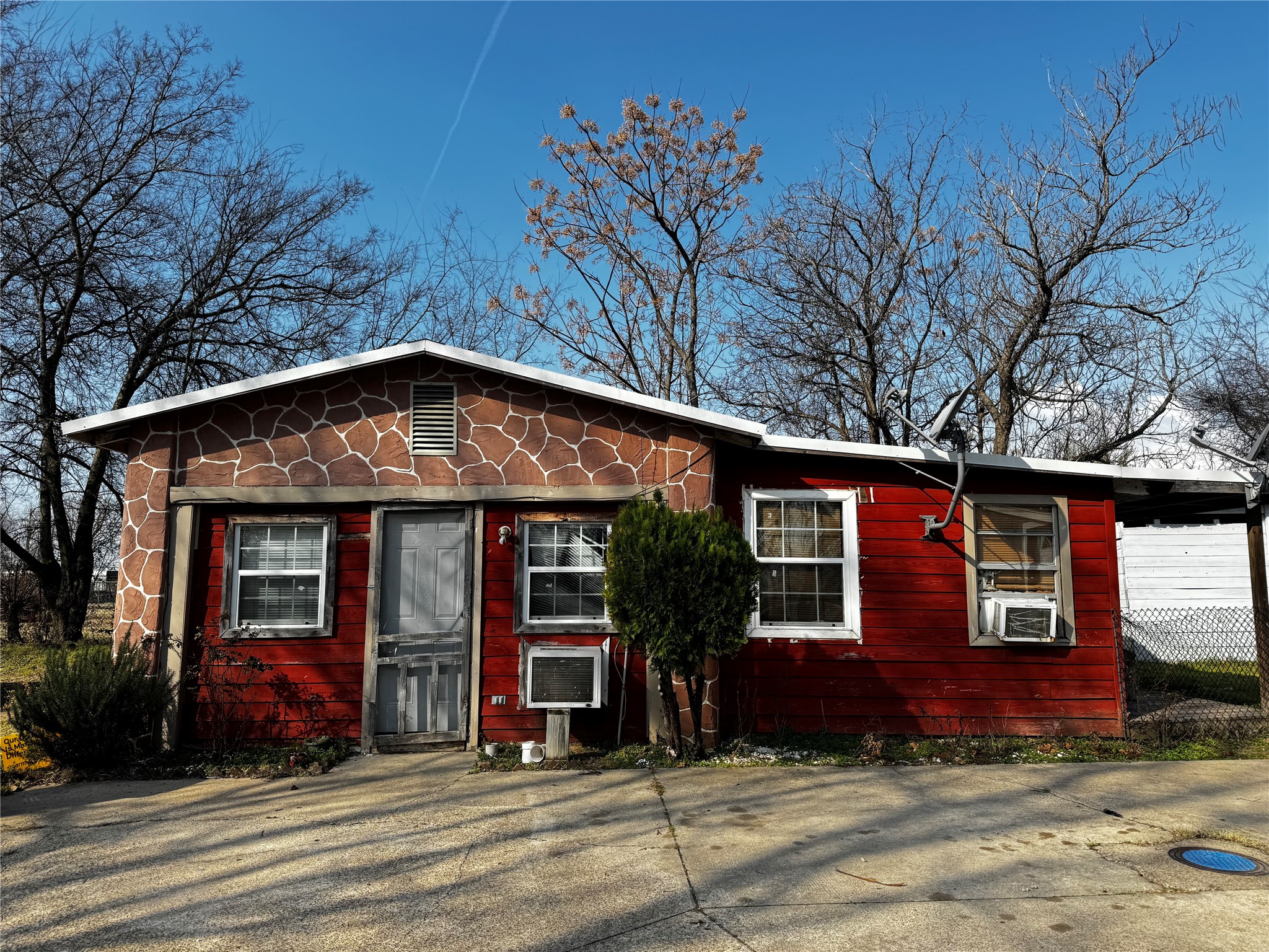 108 N Ellis Avenue, Mt Pleasant, TX, 75455