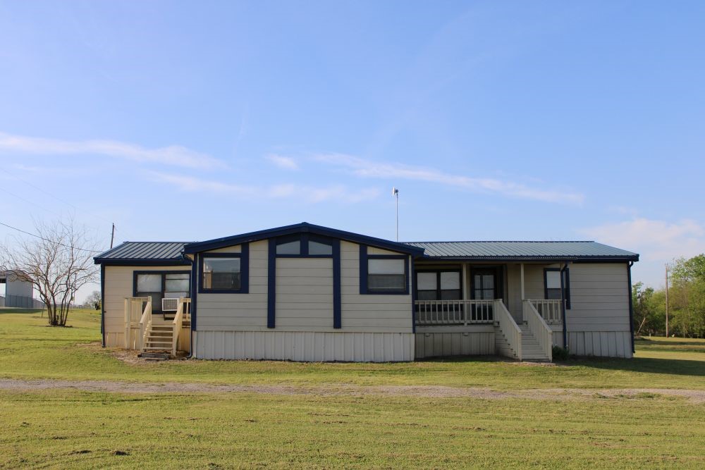 Property photo 01 of 8644 Dustin Drive, Quinlan, TX 75474 | MLS #21217265