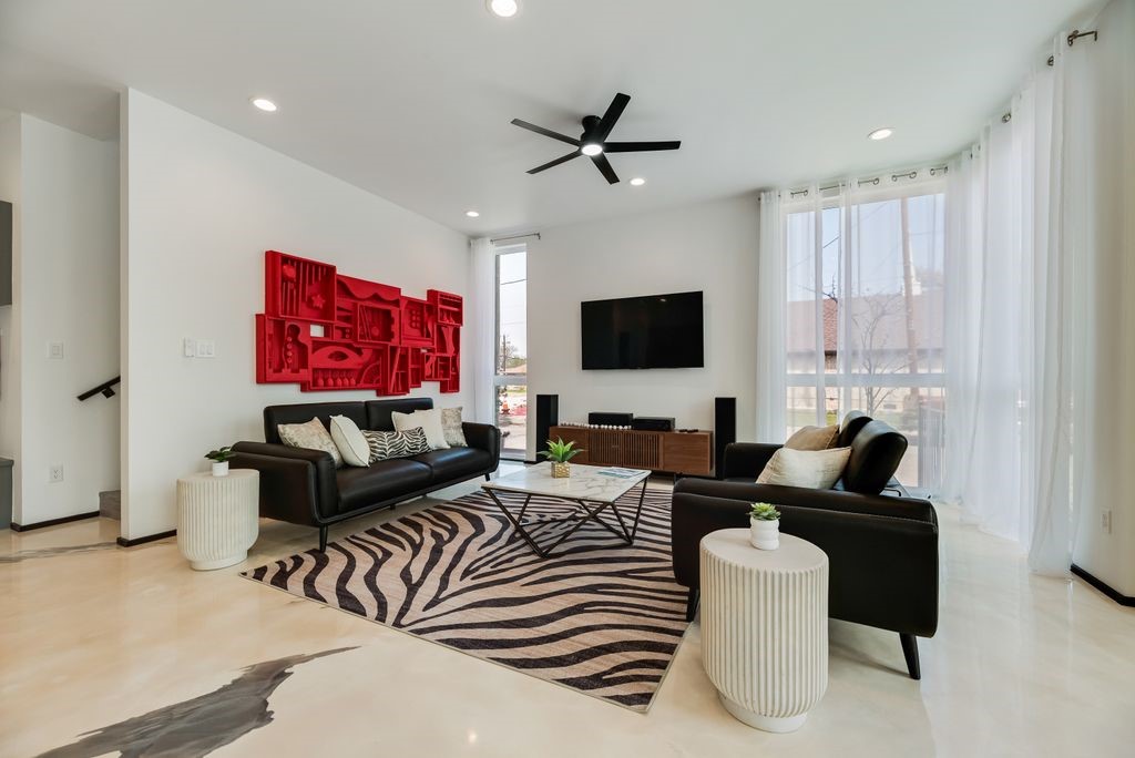 Property photo 04 of 3415 Chihuahua Avenue, Dallas, TX 75212 | MLS #21217404