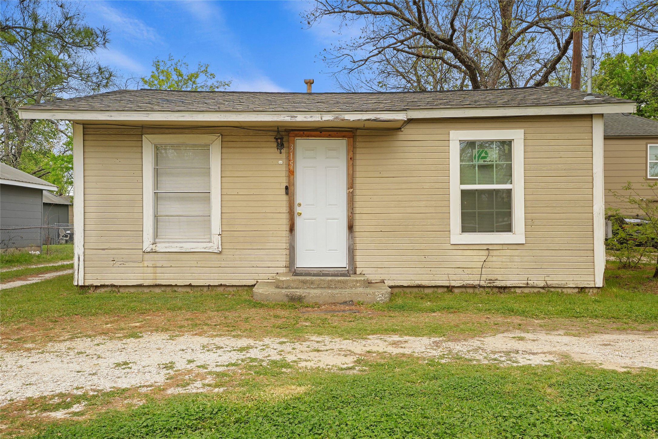 315 Ritchey Street, Gainesville, TX, 76240