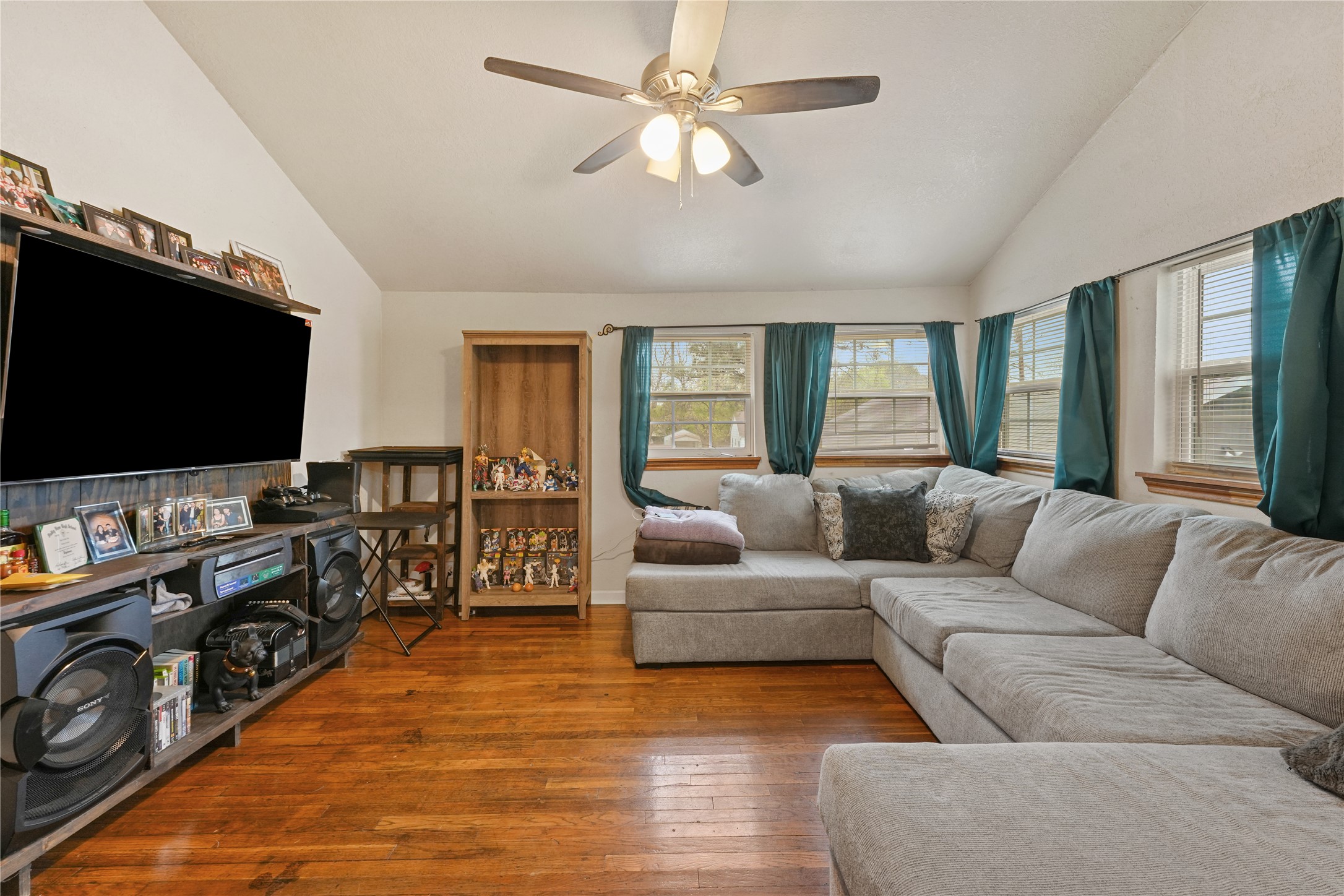 315 Ritchey Street, Gainesville, TX, 76240