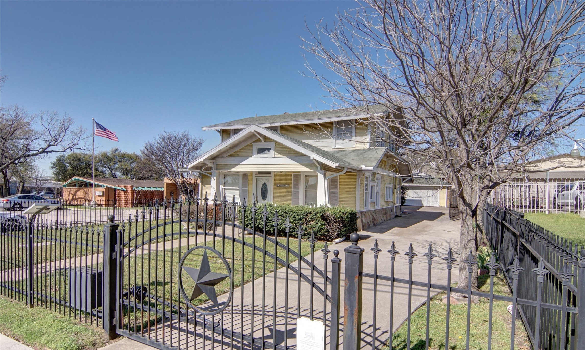 Property photo 02 of 3108 Handley Drive Fort, Worth, TX 76112 | MLS #21217497