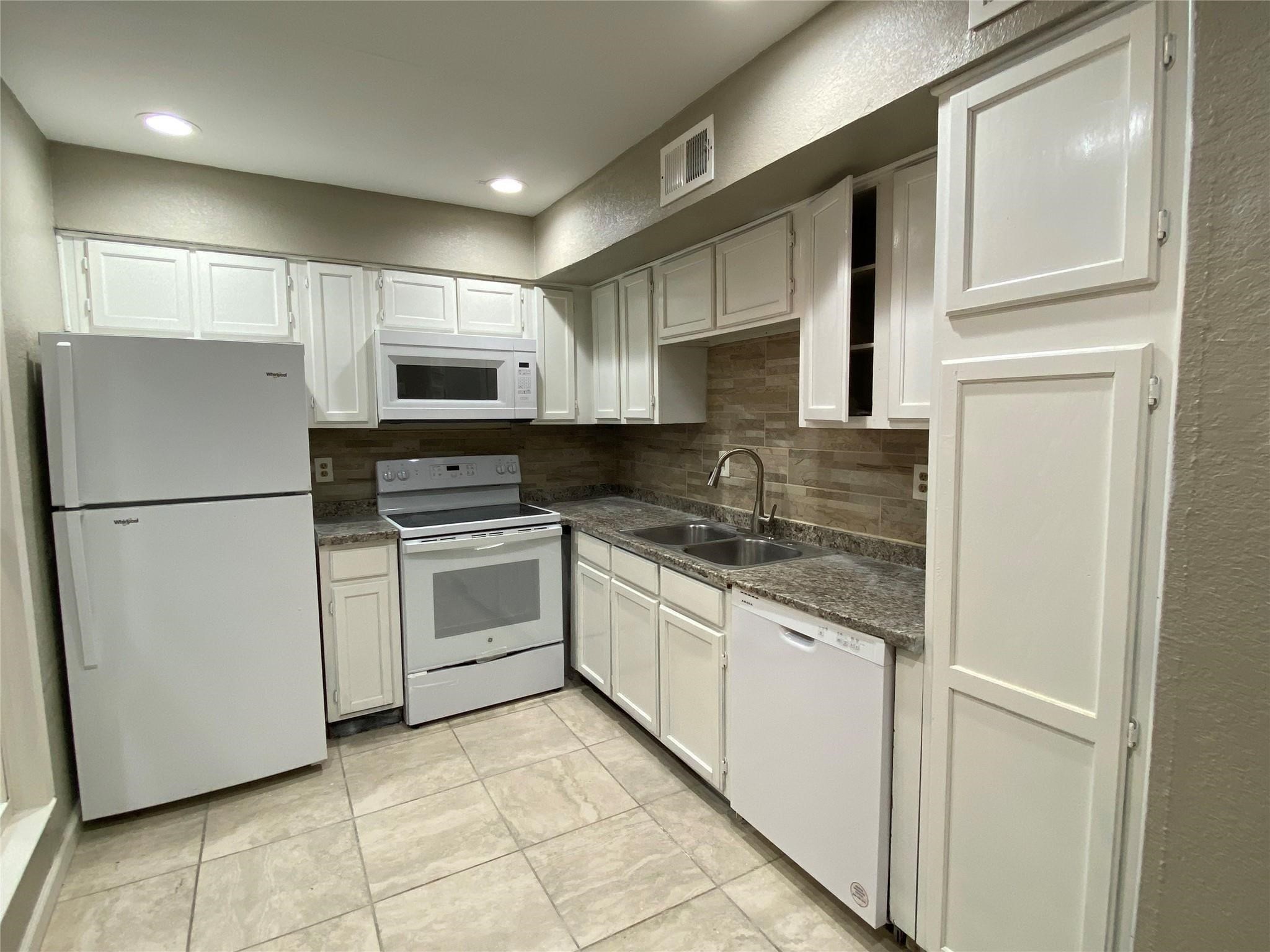 9805 Walnut Street UNIT&nbsp;112, Dallas, TX, 75243