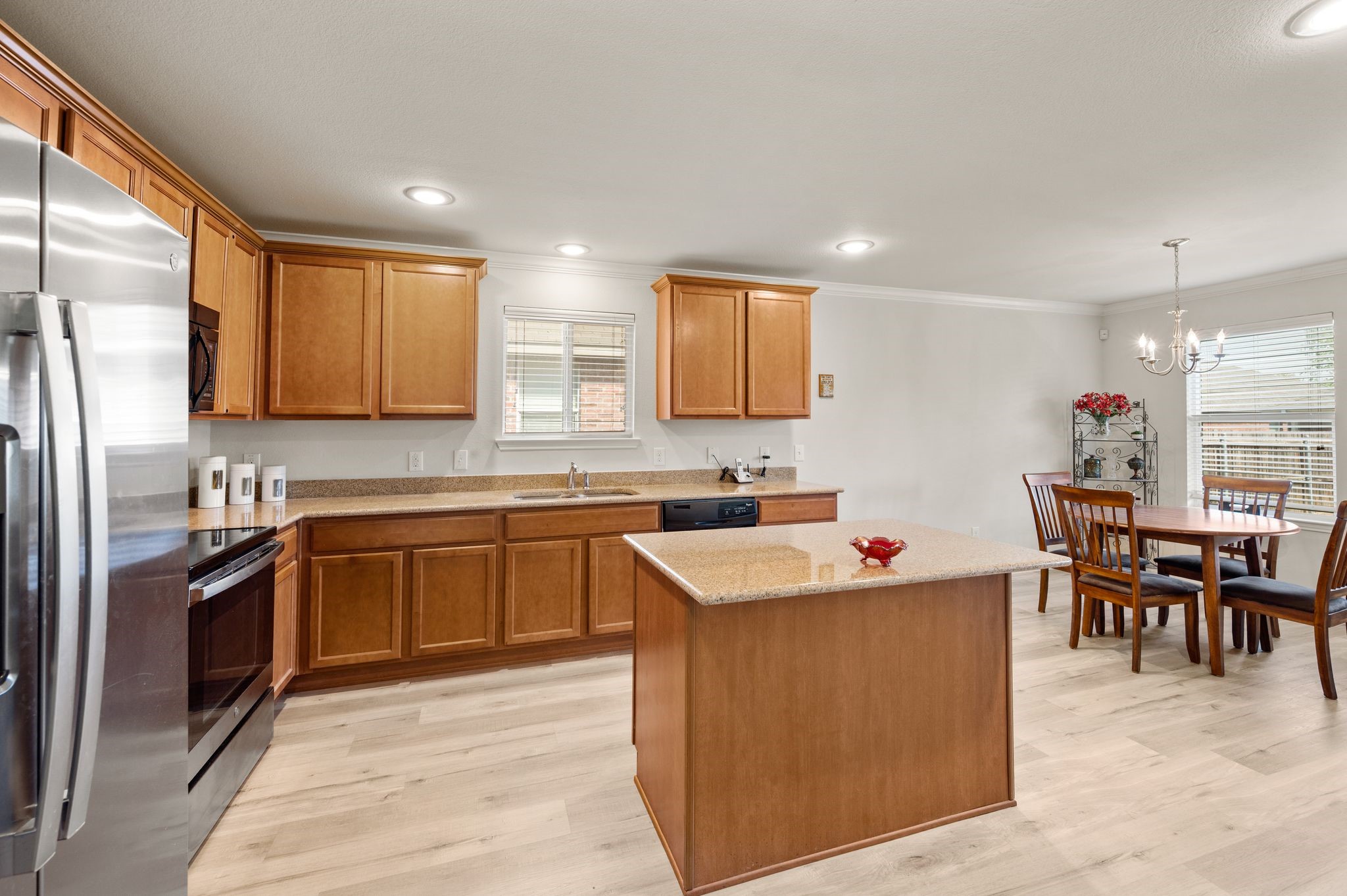 704 Bastrop Drive, Arlington, TX, 76002